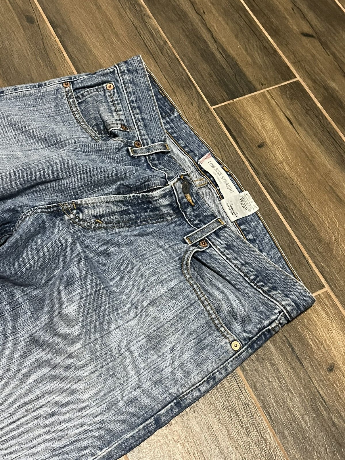 Jean × Levi's × Vintage Vintage Distressed Levis Light Wash Jeans Levi's 529 Denim Size US 32 / EU 48 - 3 Thumbnail