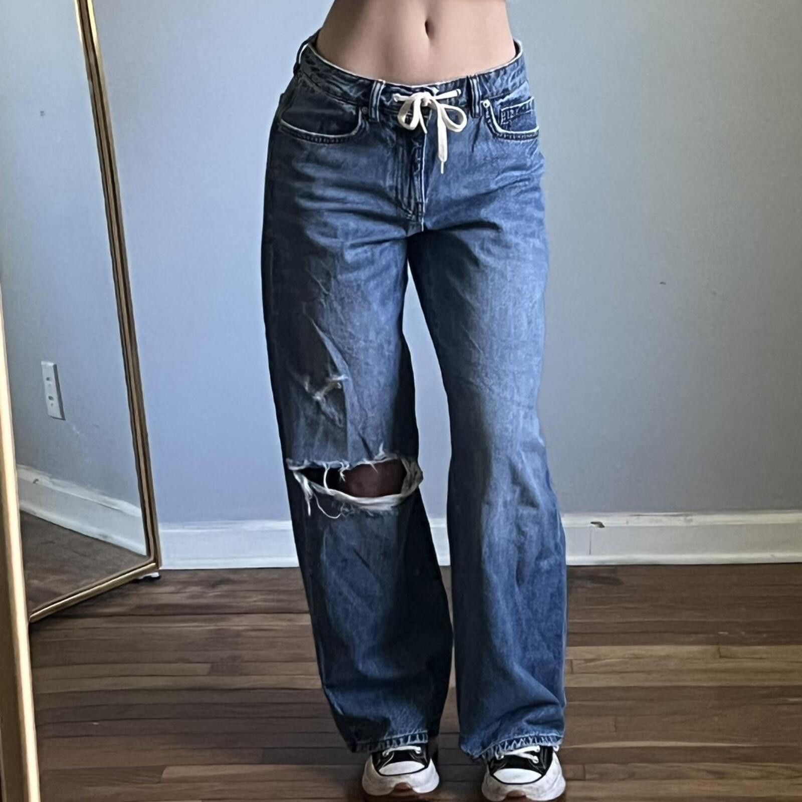 Forever 21 drawstring waist distressed dark wash jeans Size 27" / US 4 / IT 40 - 8 Thumbnail