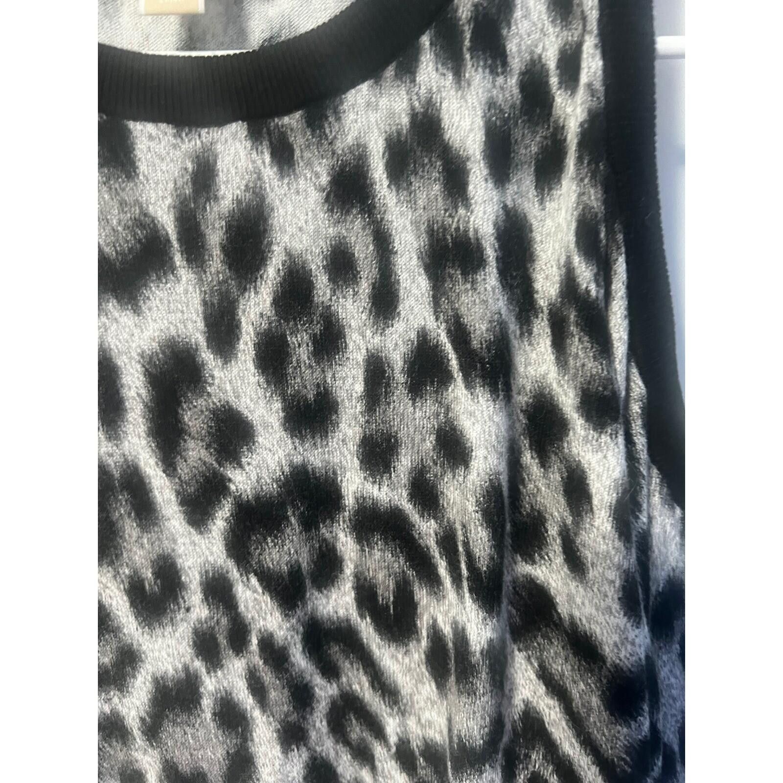 Michael Kors Michael Kors Leopard Cold Shoulder Sweater Womens S Grey Size S / US 4 / IT 40 - 3 Thumbnail