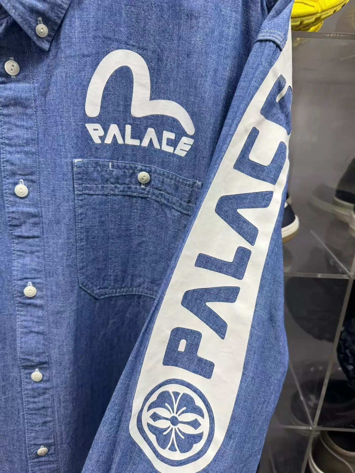 Evisu Evisu x Palace Blue Denim Shirt XL Near Mint Big Sleeve Logo Size US XL / EU 56 / 4 - 3 Thumbnail