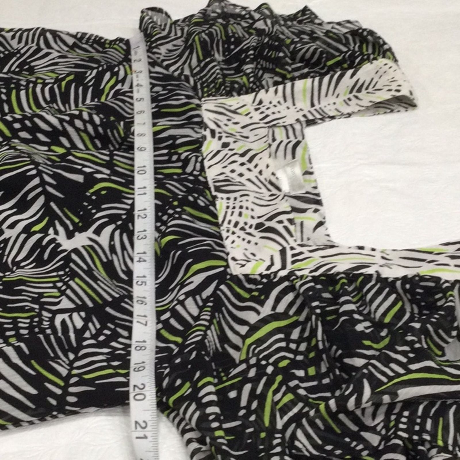 Worthington Worthington Foliage Print Flutter Sleeve Square Neck Top L Size L / US 10 / IT 46 - 11 Thumbnail