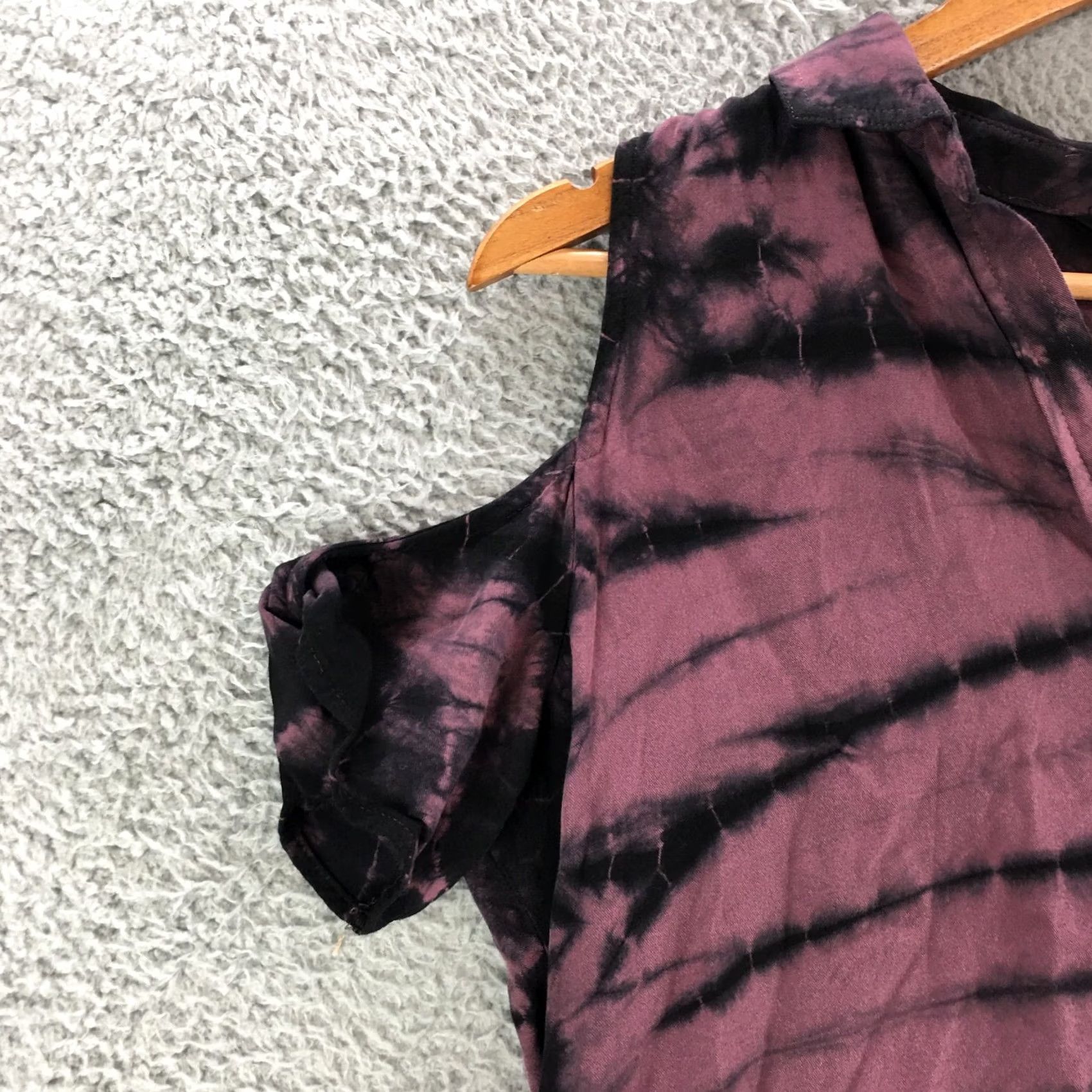 Vintage Rock & Republic Button-Up Shirt Womens Small Purple Tie Dye Cold Shoulder Blouse Size S / US 4 / IT 40 - 3 Thumbnail