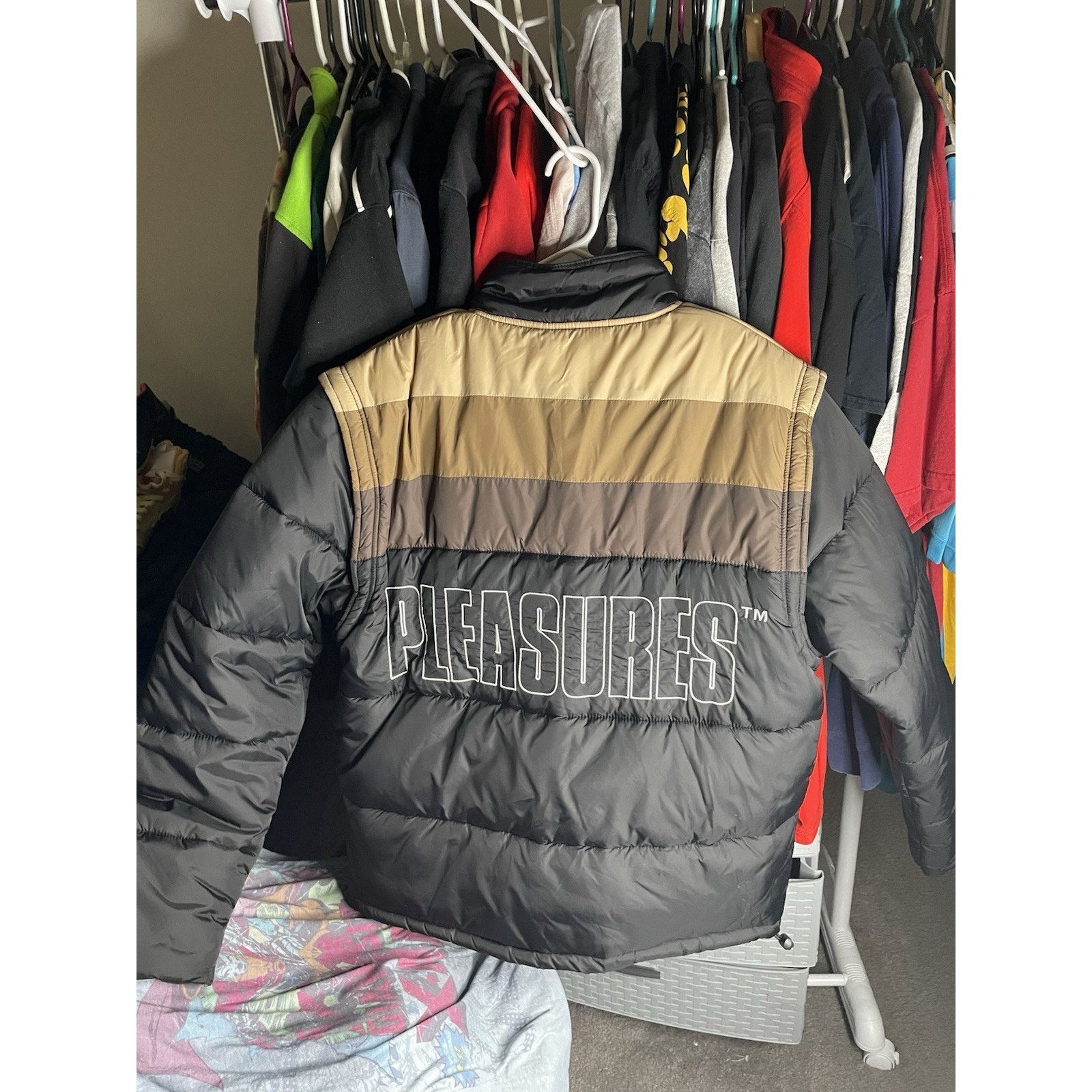 Pleasures Size XL- PLEASURES Men’s Call Me Convertible Puffer Jacket Size US XL / EU 56 / 4 - 2 Thumbnail