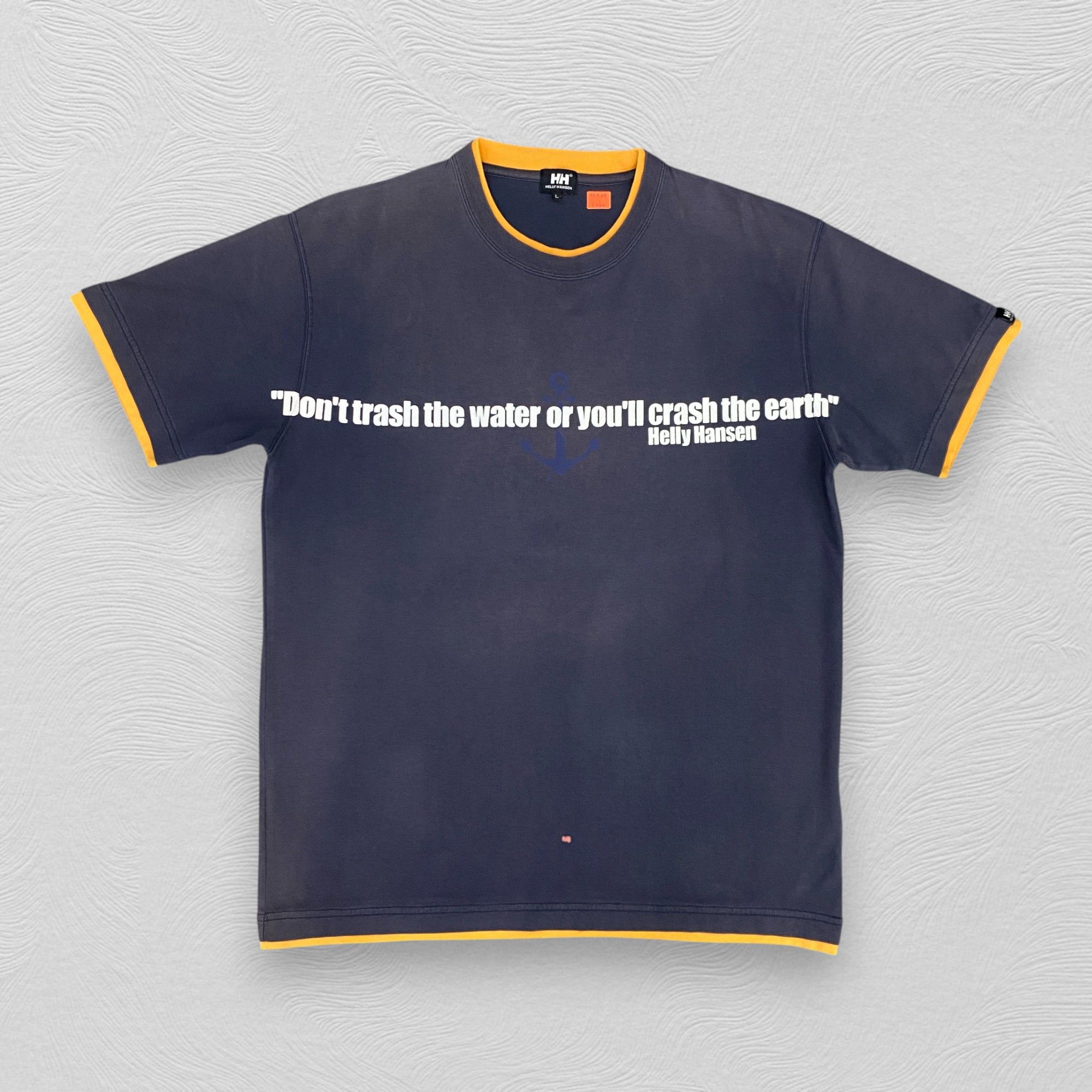 Helly Hansen Vintage Helly Hansen Sun Faded TShirt - I084 Size US L / EU 52-54 / 3 - 1 Thumbnail