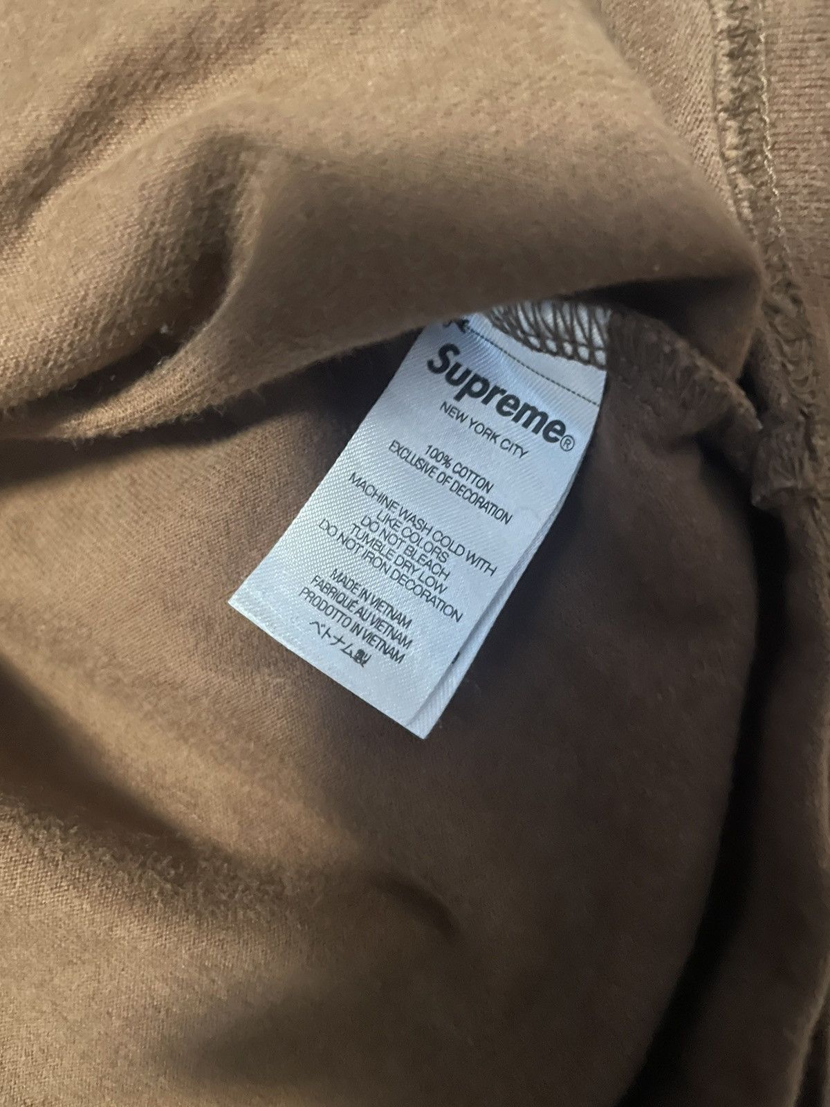 Supreme Supreme small box TEE Size US S / EU 44-46 / 1 - 4 Thumbnail