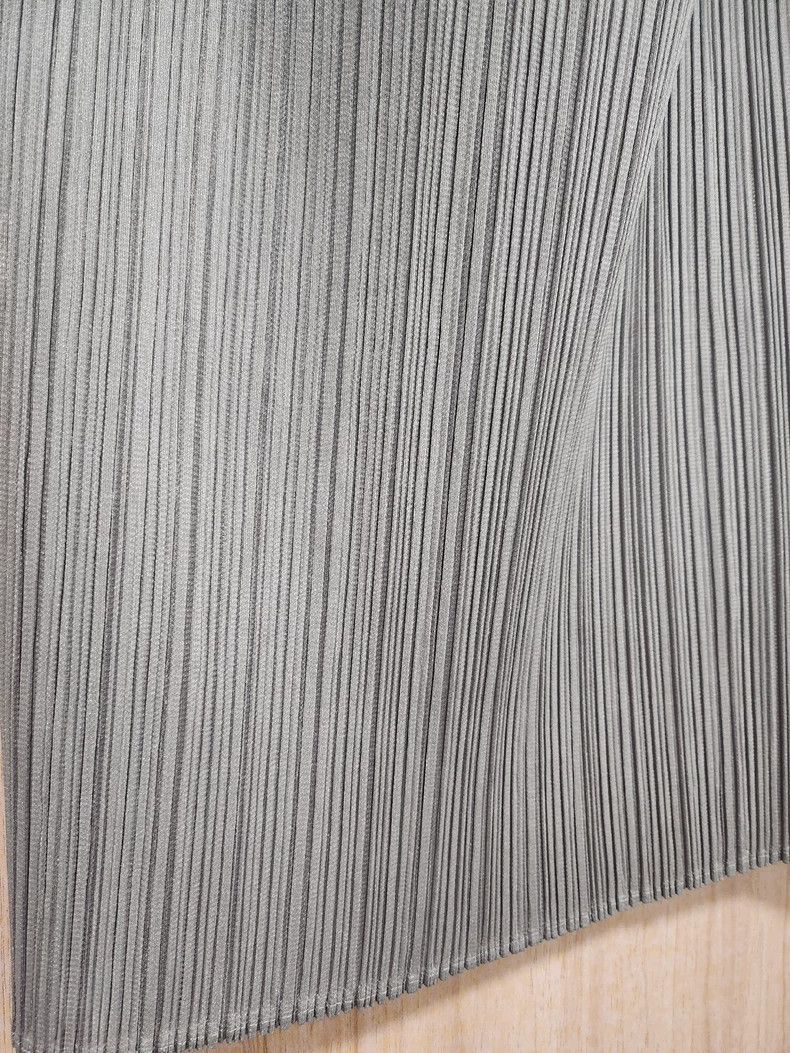 Other Issey Miyake/三宅一生 size:4 Grey pleated skirt Size 42" / US 20 - 4 Thumbnail