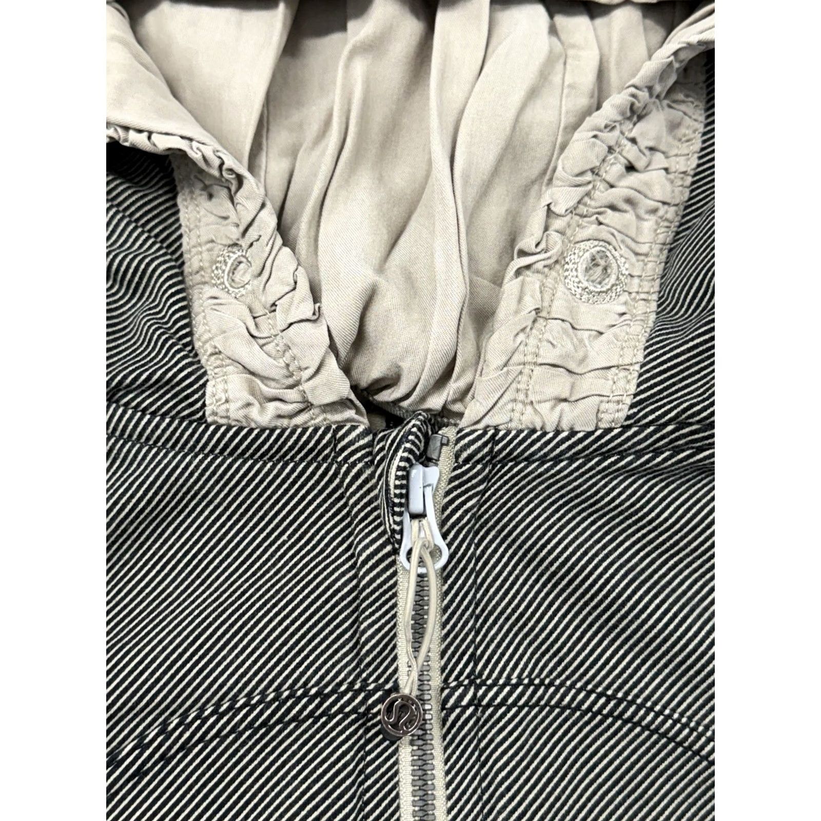 Lululemon Lululemon Movement Jacket Striped Black Mojave Tan Size 2 Women Multicolor Cotton Blend Zip Jacket Size XS / US 0-2 / IT 36-38 - 7 Thumbnail