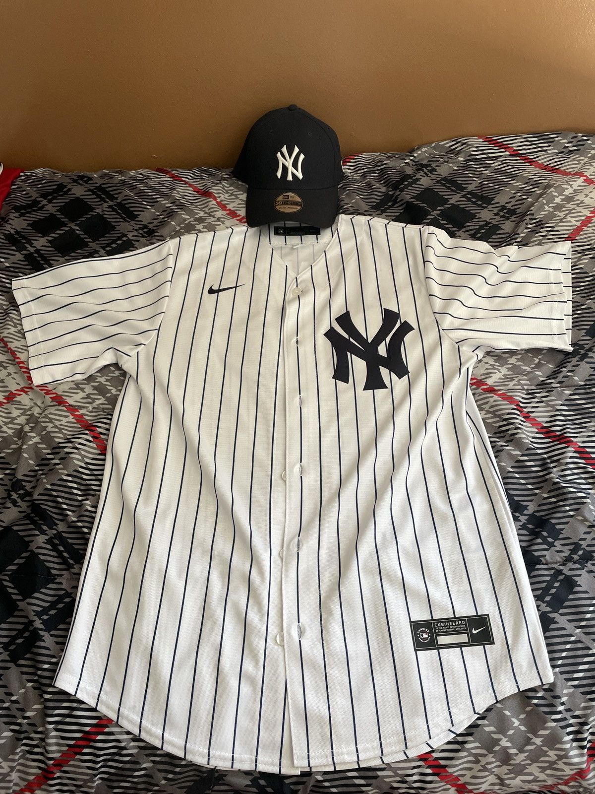 Nike New York Yankees 27 Stanton Jersey Medium with hat S/M Size US M / EU 48-50 / 2 - 1 Thumbnail