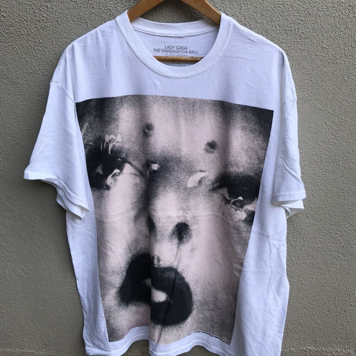 Band Tees LADY GAGA graphic tee fullprint tour Size US XL / EU 56 / 4 - 2 Thumbnail