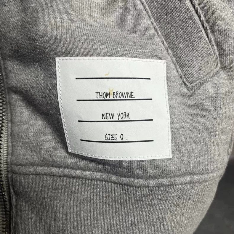 Thom Browne Thom browne The latest gray striped knitted pattern logo z Size US XS / EU 42 / 0 - 3 Thumbnail