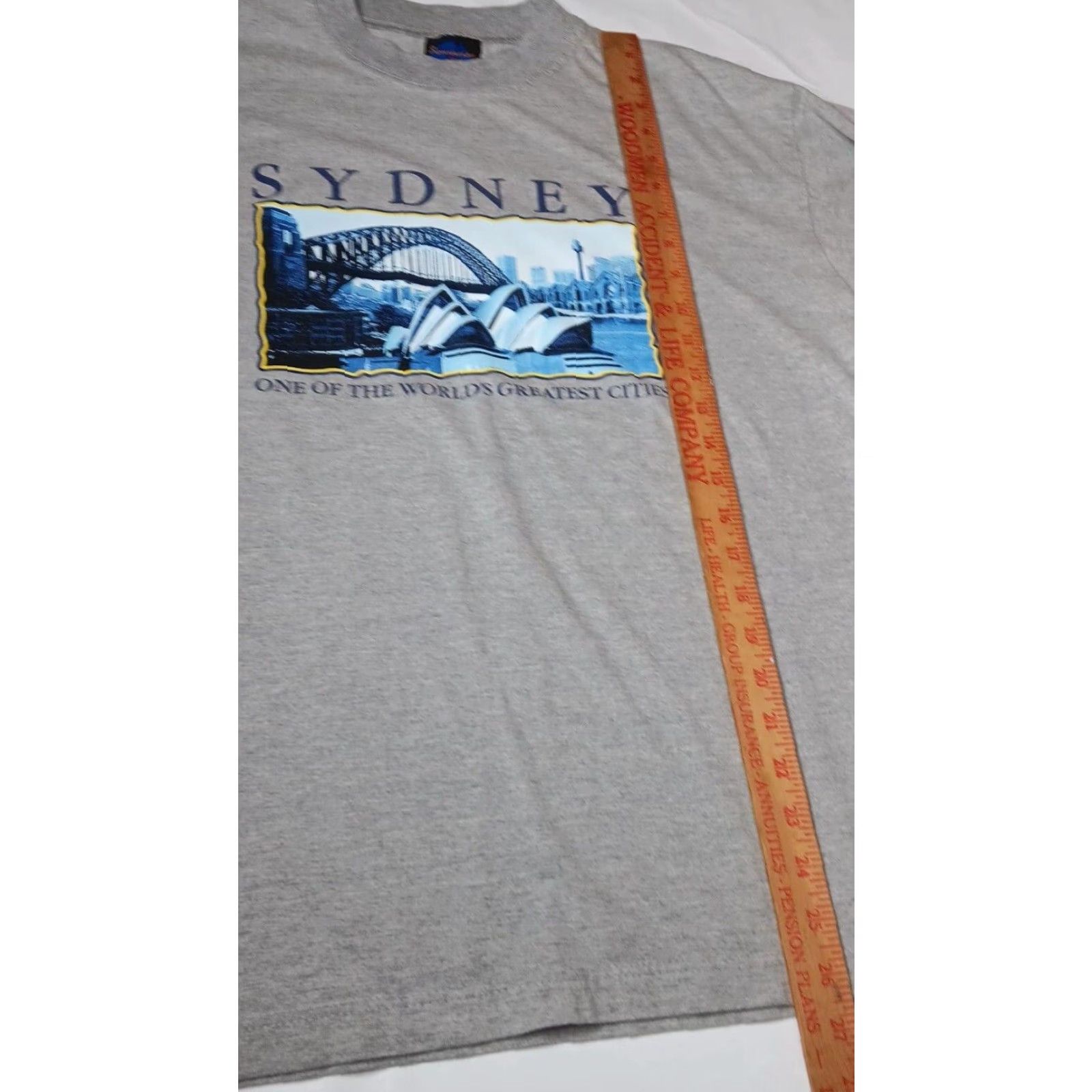 Vintage VINTAGE Samsousan Sydney Australia Skyline Travel Gray T Shirt Mens Large Short Sleeve Crew Neck Graphic Print Regular Cotton Knit Pattern Solid 1990s Size US L / EU 52-54 / 3 - 8 Thumbnail