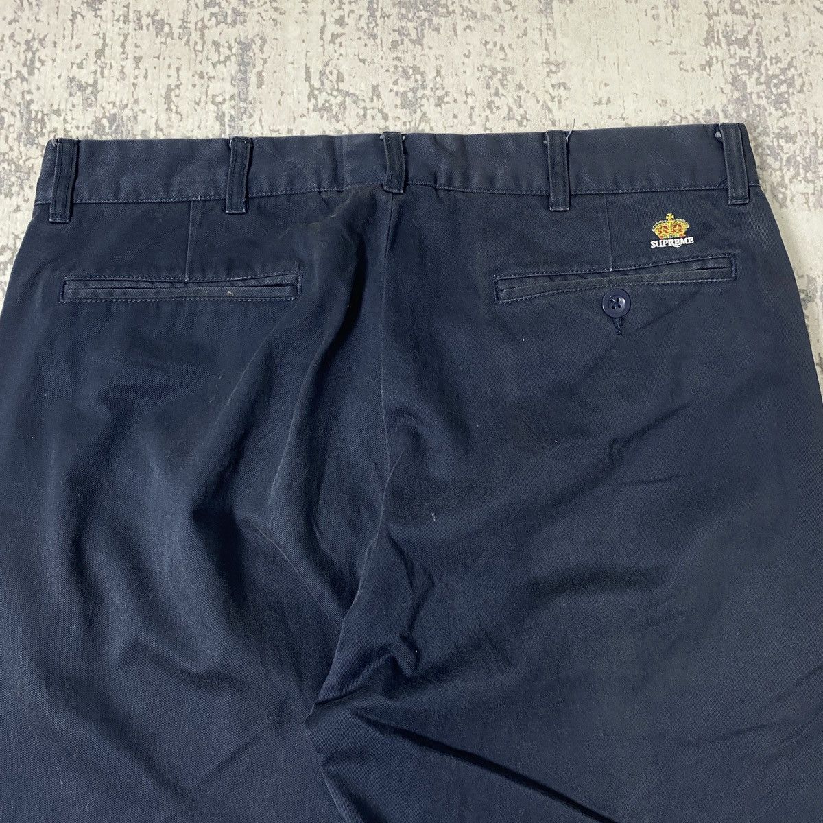 Supreme Supreme Crown Logo Chinos Pants Size US 33 - 2 Thumbnail