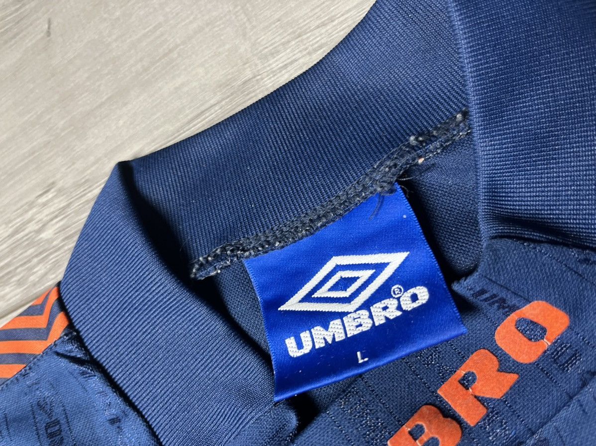 Umbro VINTAGE UMBRO 1990s FOOTBALL SHIRT JERSEY TRIKOT MAGLIA BLUE Size US L / EU 52-54 / 3 - 4 Thumbnail