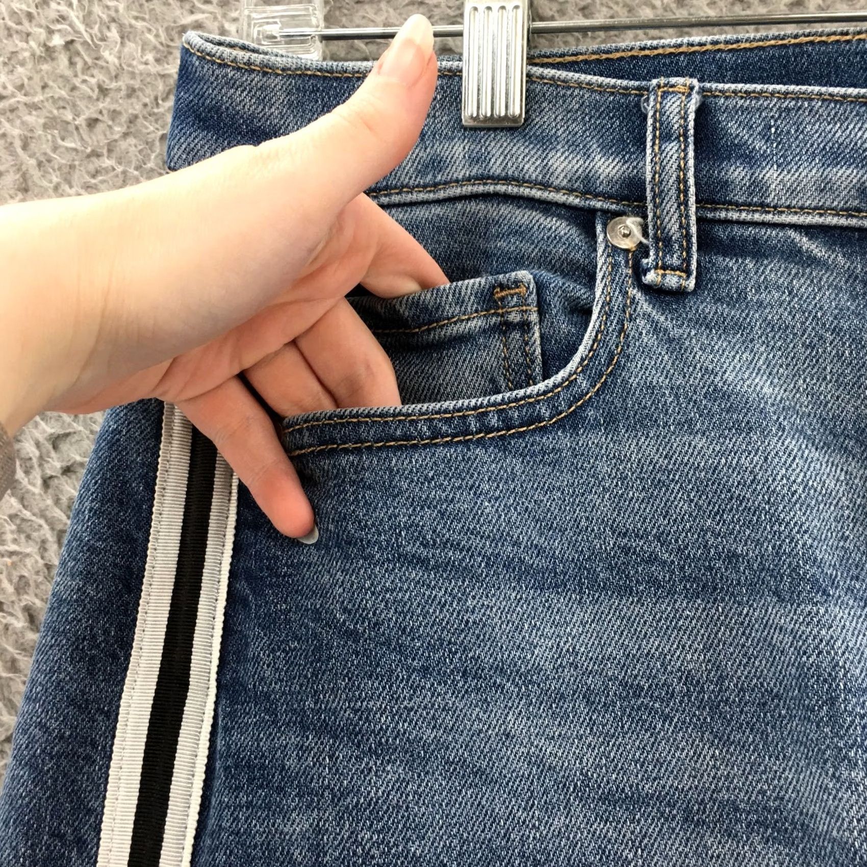 Banana Republic Banana Republic Jeans Womens 28L Blue Denim Straight Mid Rise Zip Jeans 32x30 Classic Modern Mens Womens Boys Girls Size 28" / US 6 / IT 42 - 5 Thumbnail