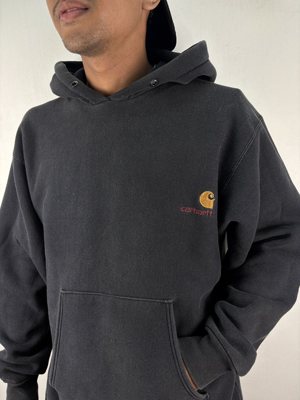 Carhartt Vintage Sunfaded Carhartt Embroidered Hoodies Sweatshirt Size US L / EU 52-54 / 3 - 1 Thumbnail