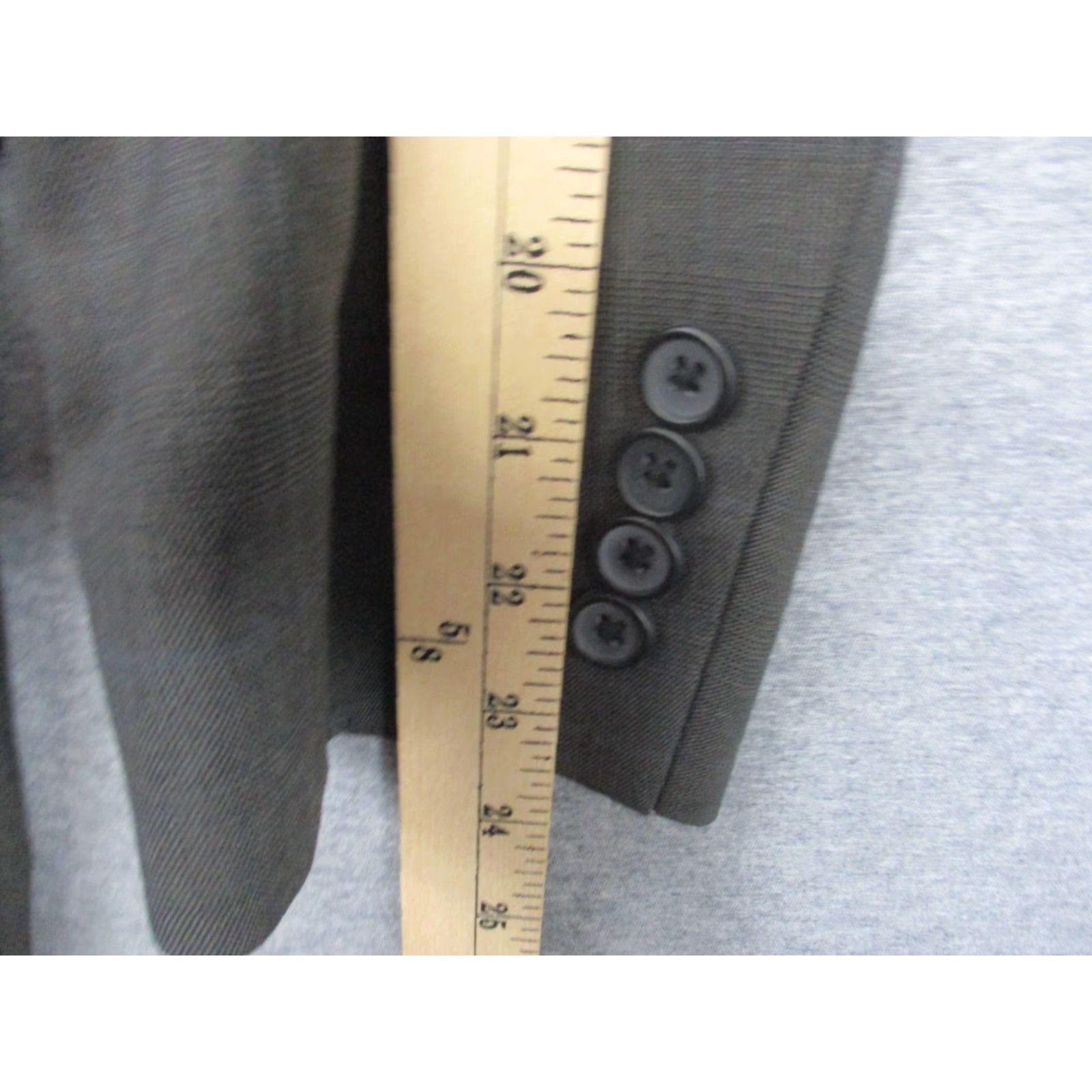Brooks Brothers VINTAGE Brooks Brothers 346 Jacket 42 Short Madison Fit Wool Gray Plaid Mens Sport Coat Regular Jacket Coats Size US 42 / EU 58 - 7 Thumbnail