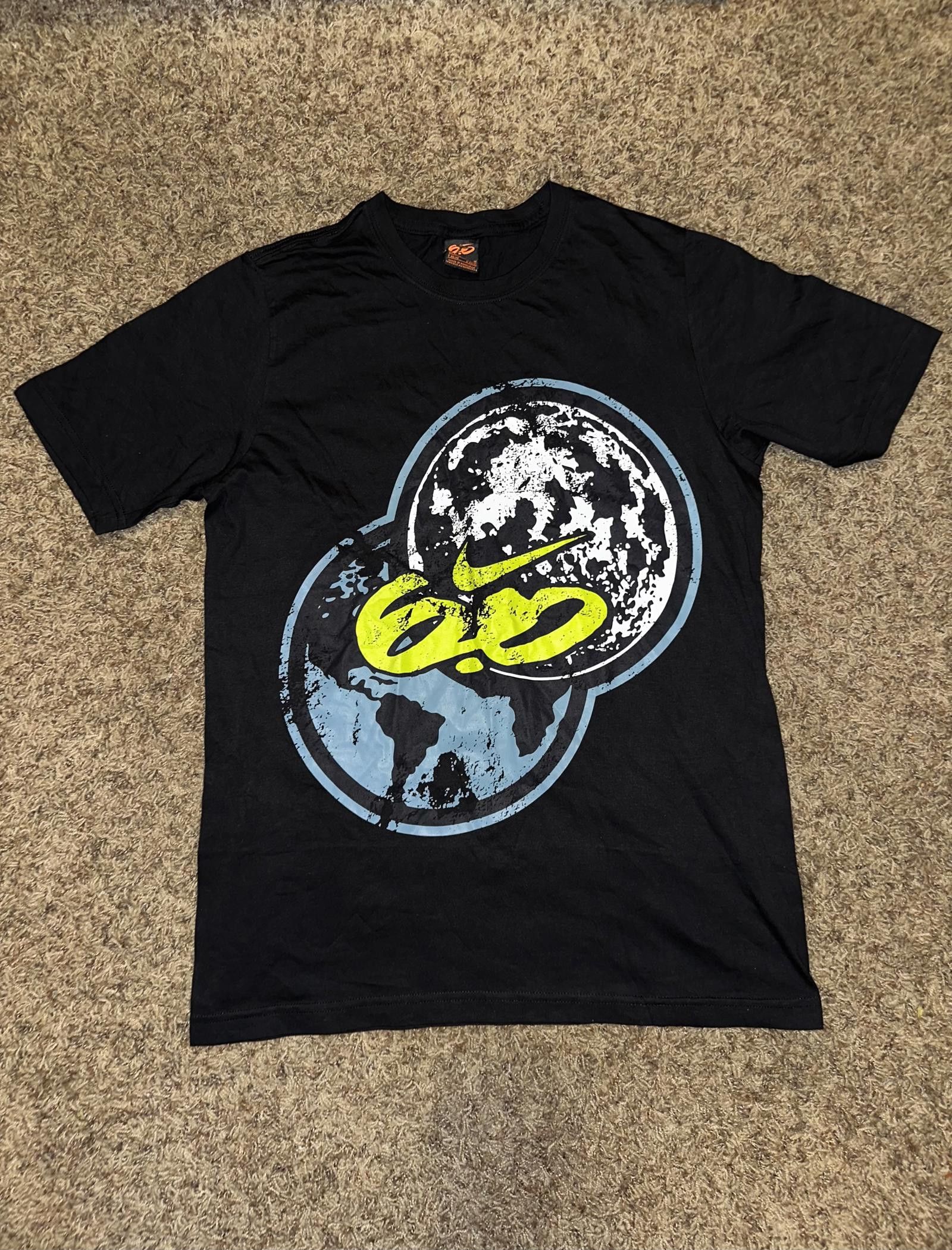 Nike Rare Vintage Nike 6.0 Men’s Lunar World Graphic T-Shirt Size US M / EU 48-50 / 2 - 1 Thumbnail