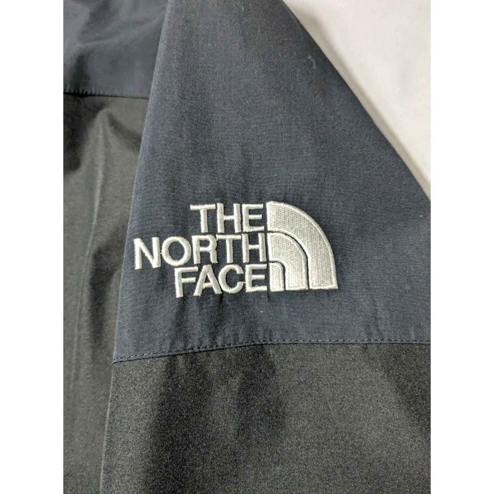 The North Face THE NORTH FACE Packable HydroSeal Windbreaker Black Hood - Men M EUC Size US M / EU 48-50 / 2 - 6 Thumbnail