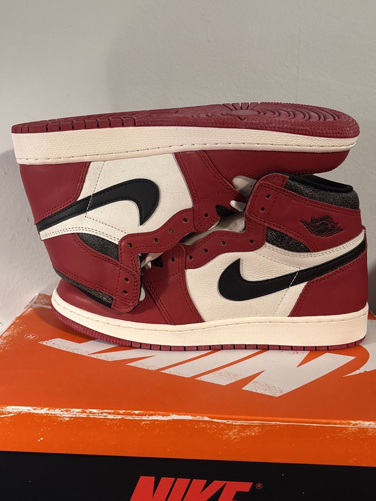 Jordan Brand Jordan 1 OG Chicago Lost and Found (GS) FD1437-612 Sz 6.5 Size US 6.5 / EU 39-40 - 1 Thumbnail
