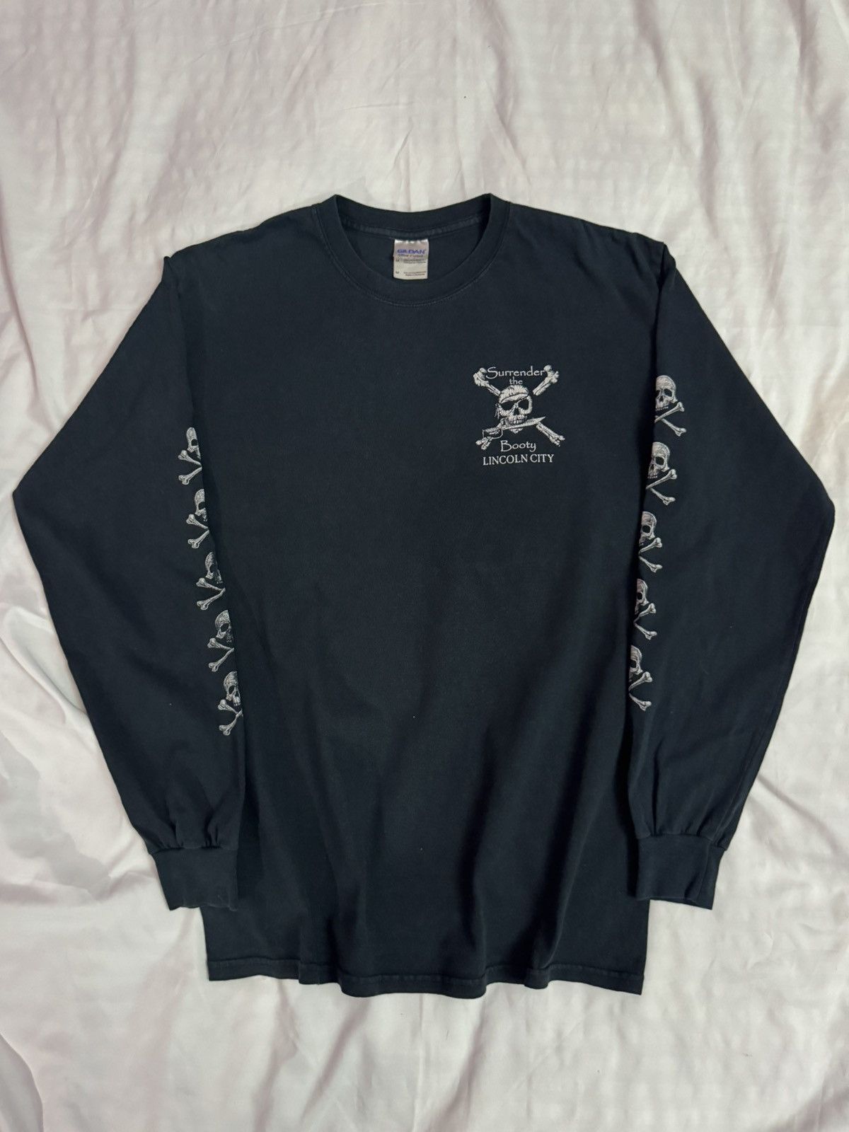 Vintage 2000s Booty Skull Graphic Attack Long Sleeve Tees Size US M / EU 48-50 / 2 - 5 Thumbnail