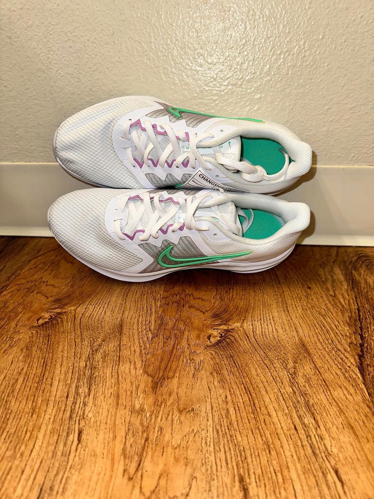 Nike Nike Downshifter 17 'White Signal Green' Sample Size US 8 / IT 38 - 6 Thumbnail