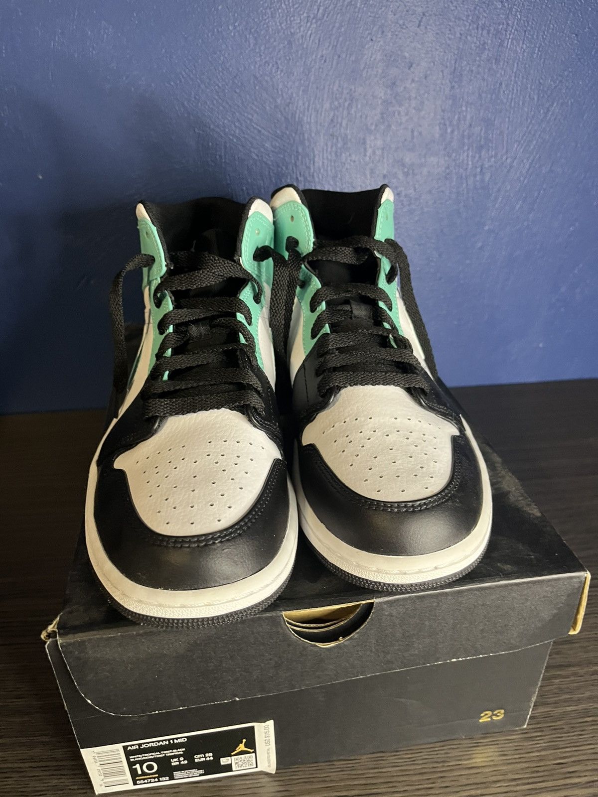 Jordan Brand Jordan 1 Mid Tropic Twist Size US 10 / EU 43 - 1 Thumbnail