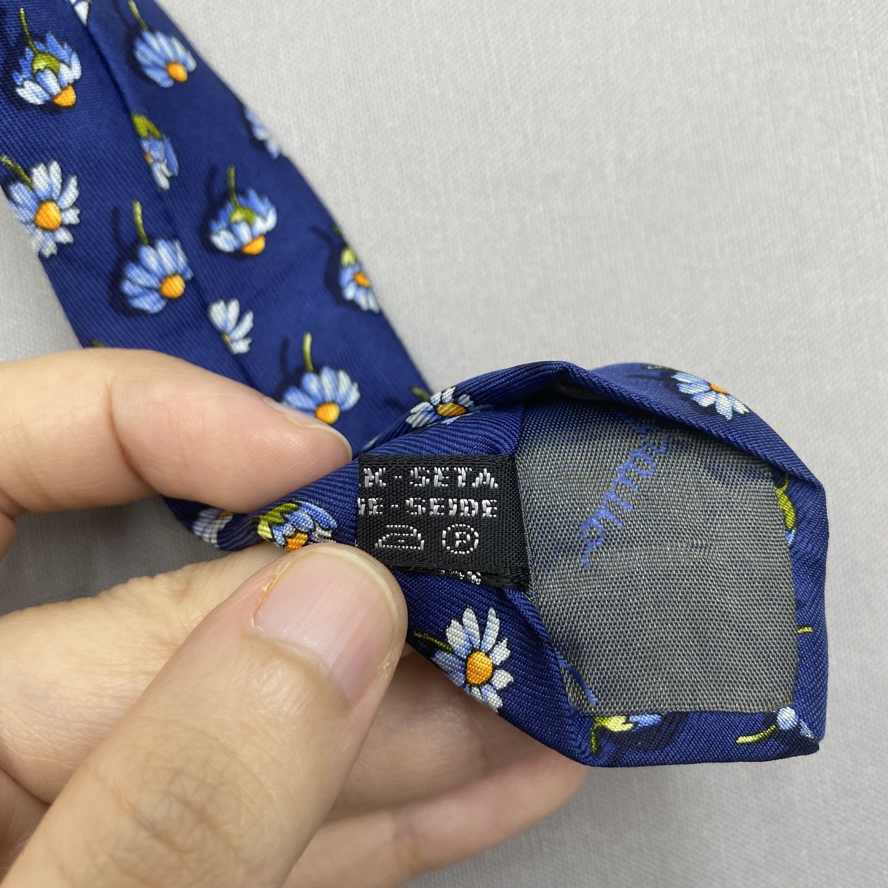 Salvatore Ferragamo Vintage Salvatore Ferragamo SILK Necktie Cravate Pure Silk Size ONE SIZE - 8 Thumbnail