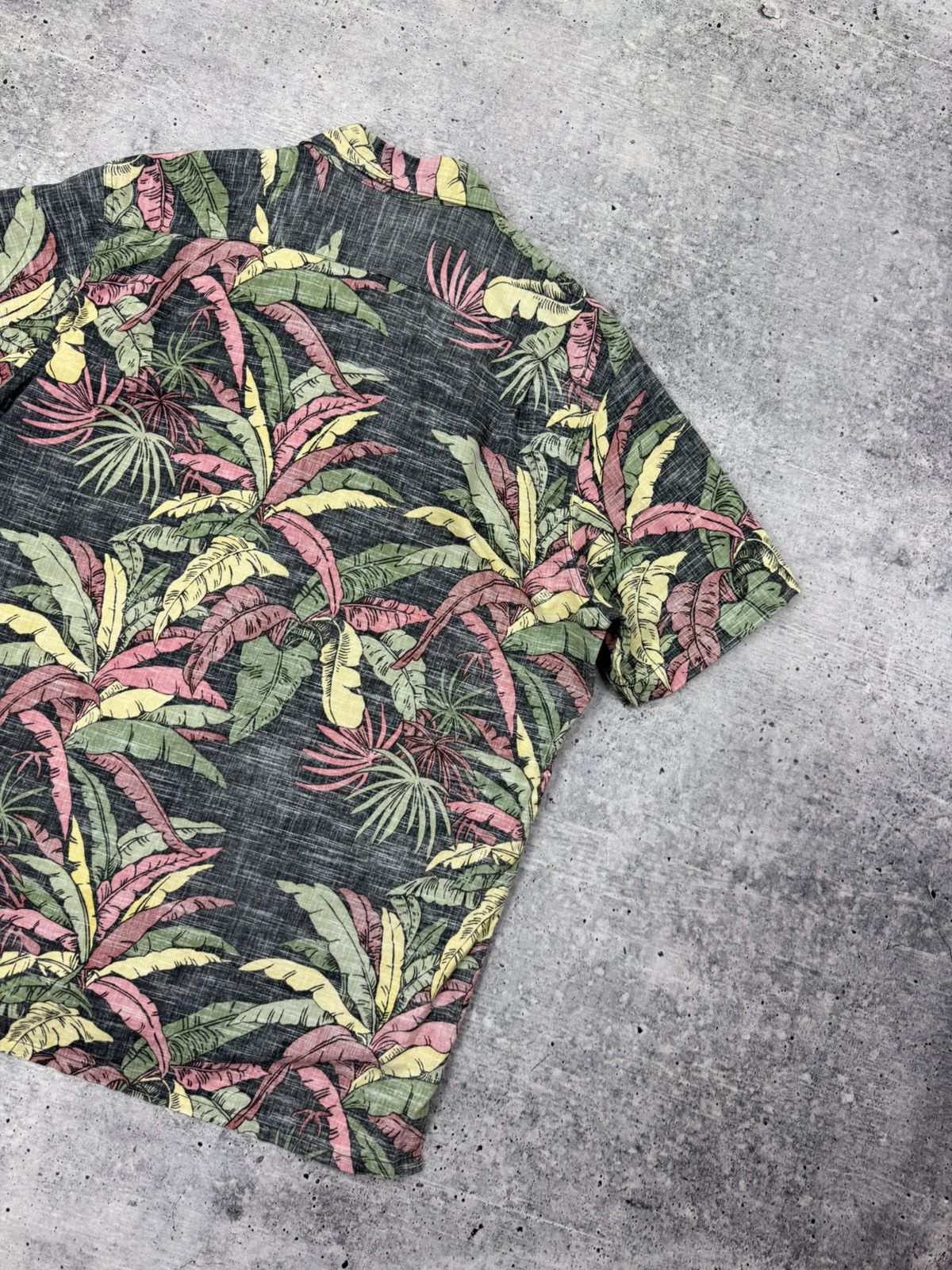 Levi's Levi’s Levis Hawaiian Button Short Sleeve Shirt Men Size L Size US L / EU 52-54 / 3 - 16 Thumbnail