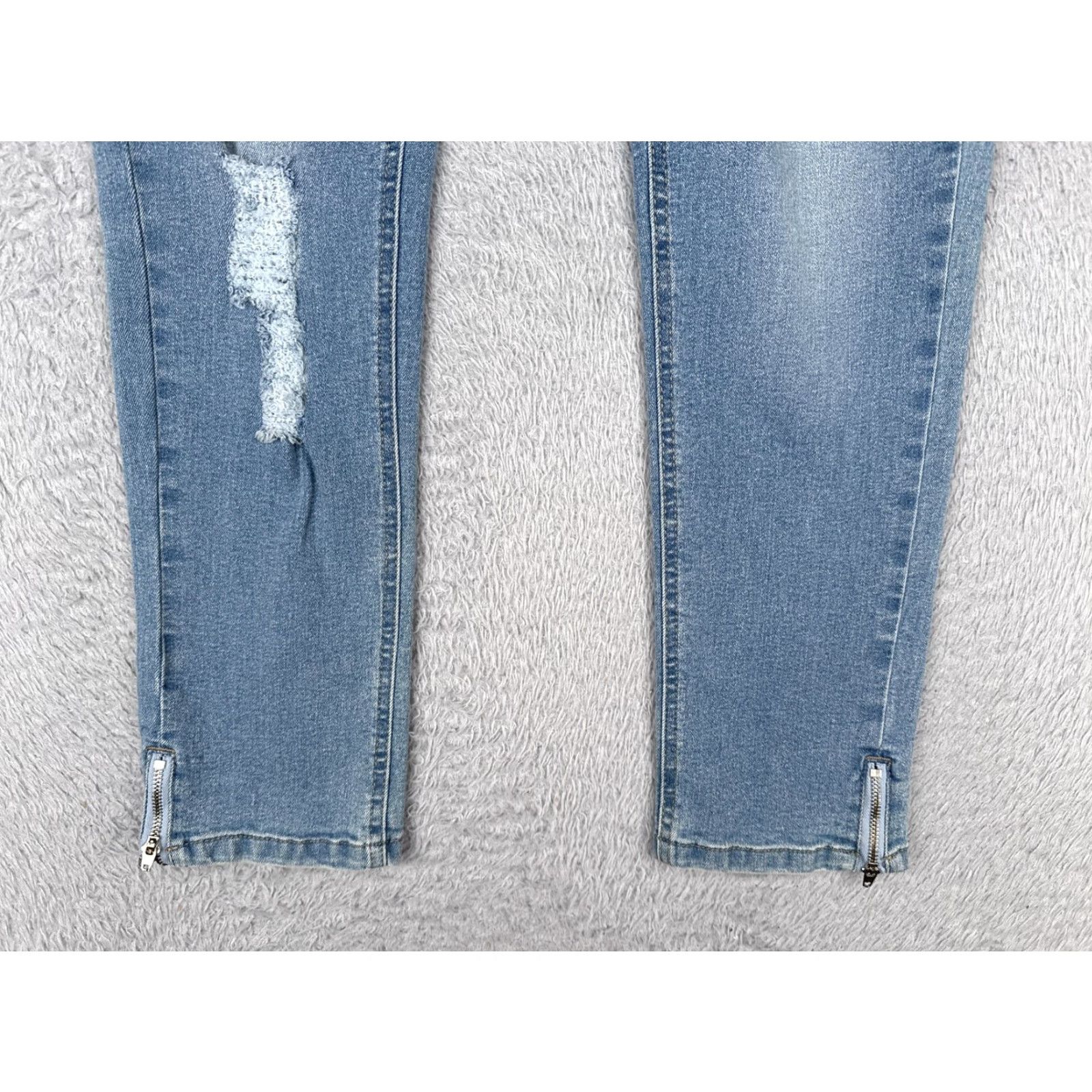 Venus Venus Jeans Womens 4 Blue Light Wash Skinny Ankle Zip Distressed Stretch Denim Size 28" / US 6 / IT 42 - 2 Thumbnail