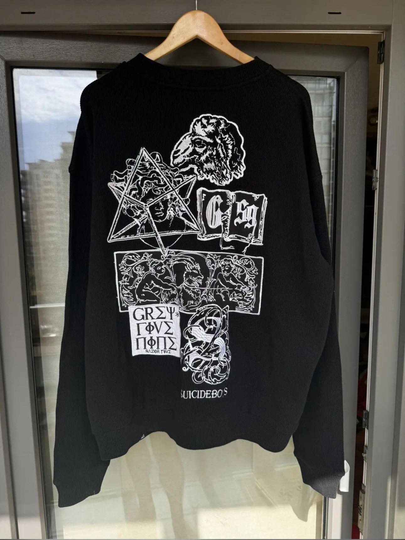 G59 Records NWT G59 Suicideboys patched Henley razor sweatshirt Size US L / EU 52-54 / 3 - 1 Thumbnail