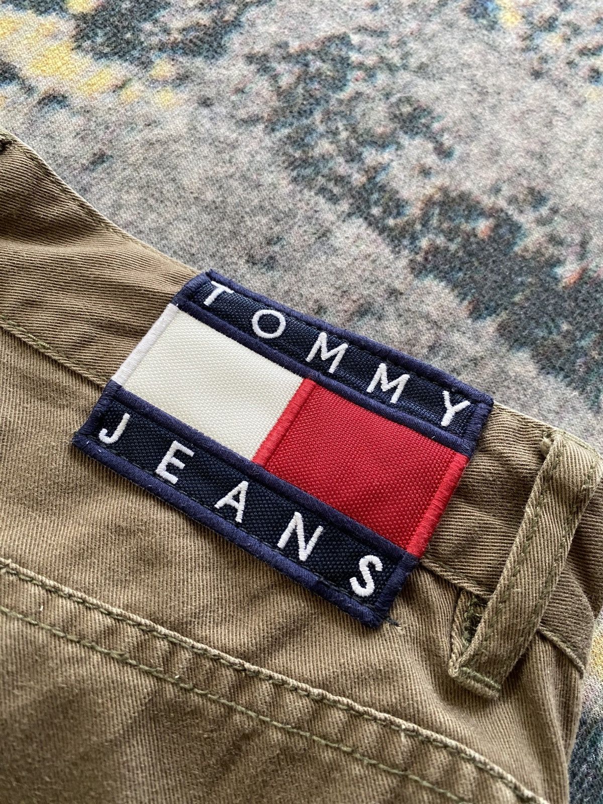 Tommy Hilfiger × Vintage Vintage 90s Tommy Hilfiger Cotton Cargo Shorts Beige Size US 32 / EU 48 - 6 Thumbnail