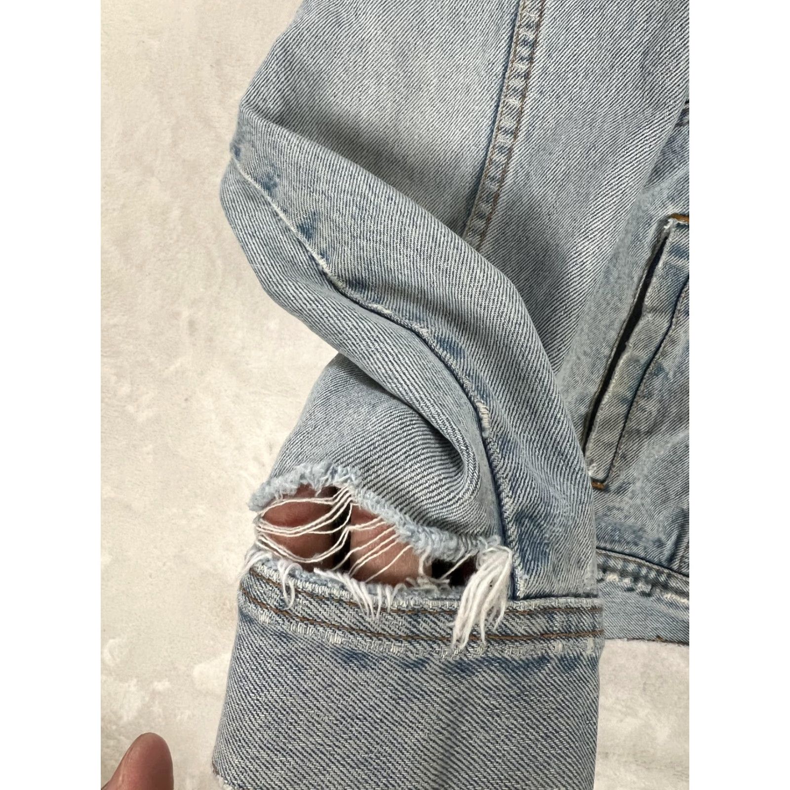 Express VINTAGE Express Jeans Jacket Mens Large Blue Denim Distressed Raw Hem 90s Size US 33 - 6 Thumbnail