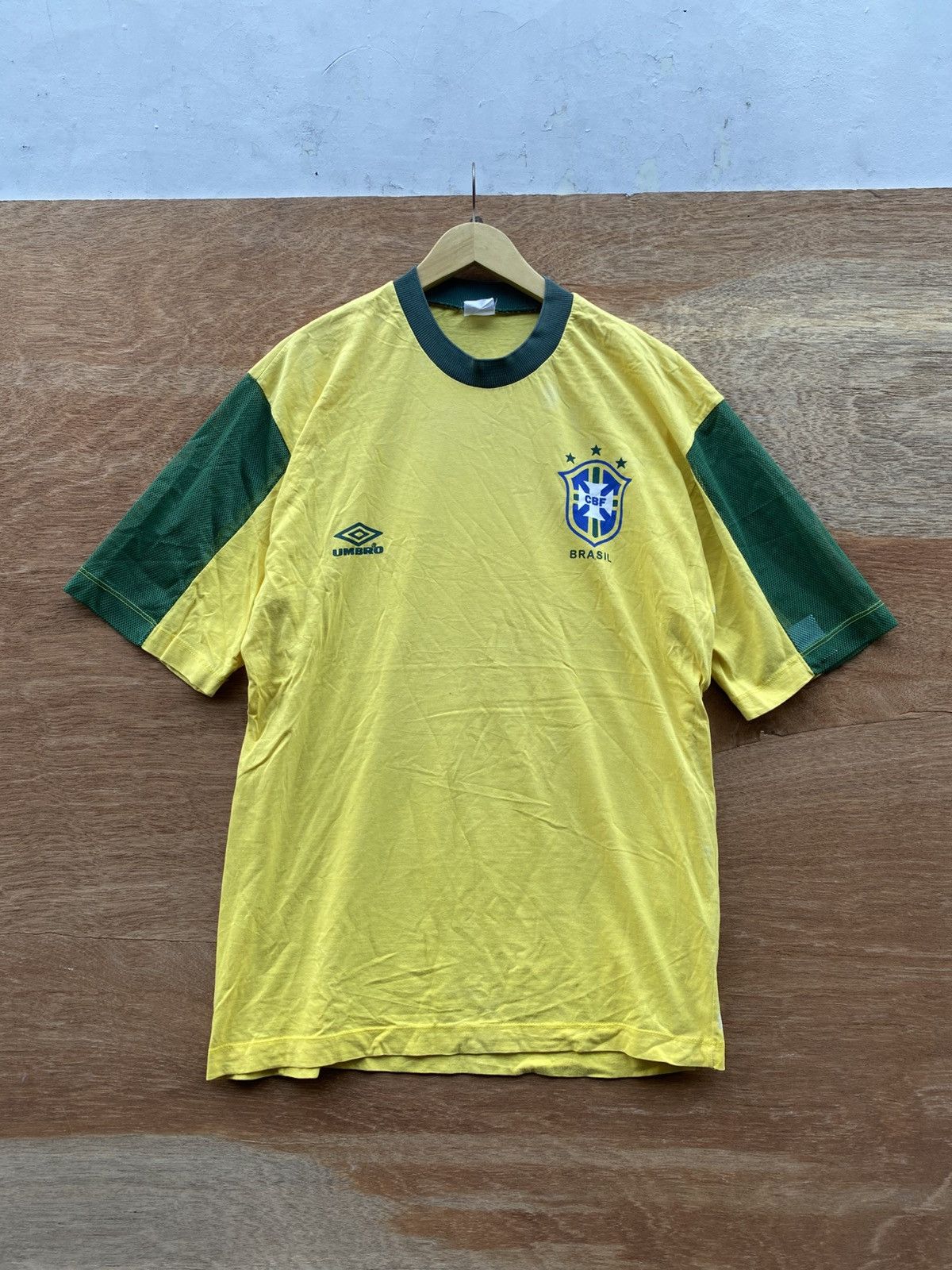 Umbro Vintage 90s umbro brasil sleeve mesh tshirt Size US L / EU 52-54 / 3 - 1 Thumbnail