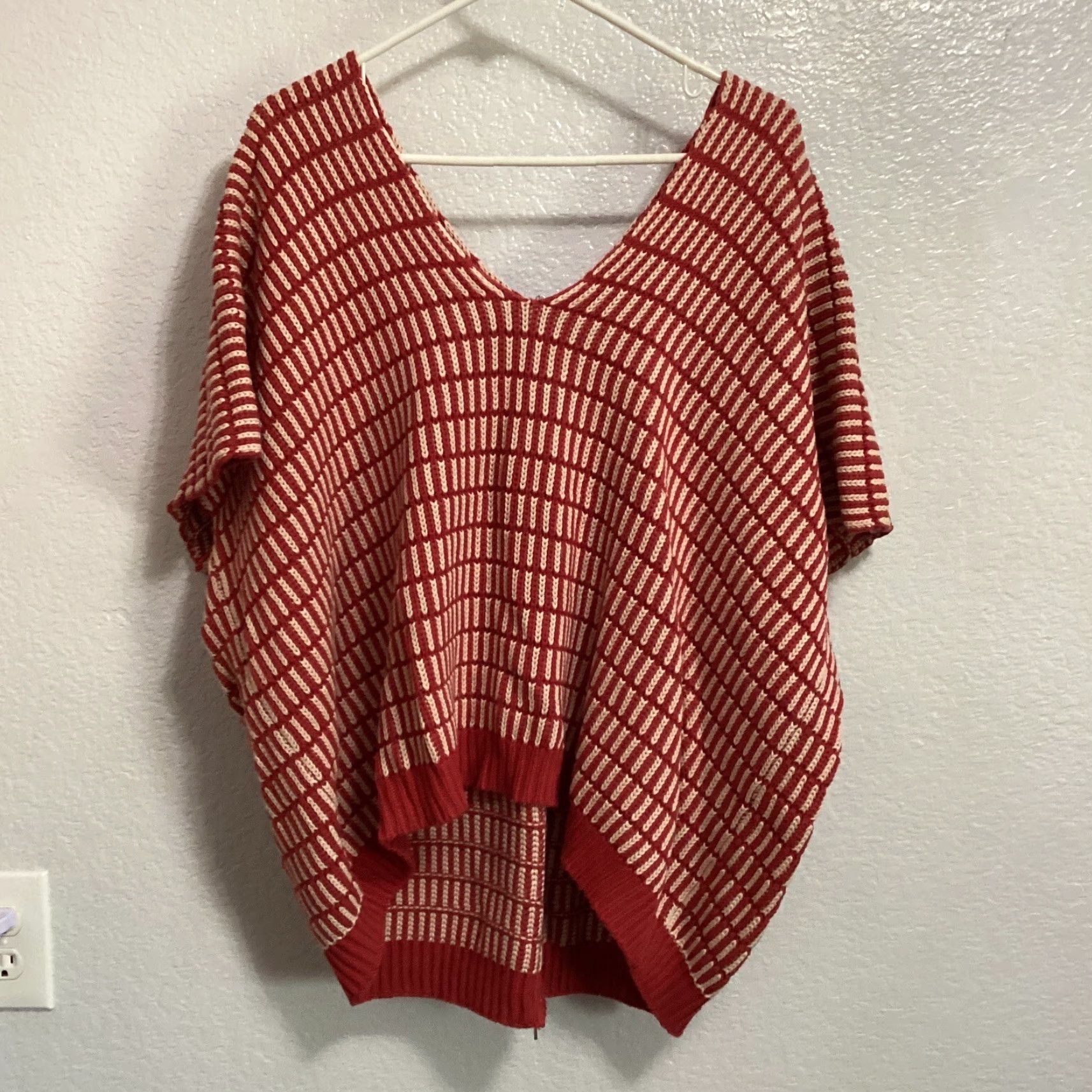 Free People Free People Sweater Women M/L Red Zip Back Oversized Poncho Vintage Bohemian Shawl Style Shirt? Size M / US 6-8 / IT 42-44 - 2 Thumbnail