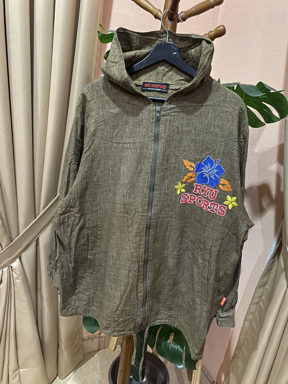 Japanese Brand Vintage Ryu Sports Embroidered Hoodie Jacket Since 1979 Size US L / EU 52-54 / 3 - 4 Thumbnail