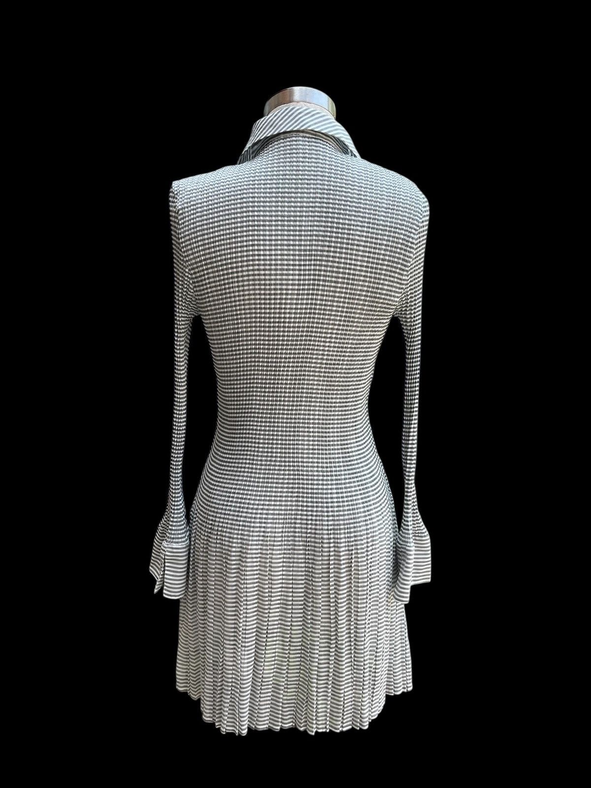 Pierre Cardin Vintage pleated blouse Size XS / US 0-2 / IT 36-38 - 4 Thumbnail