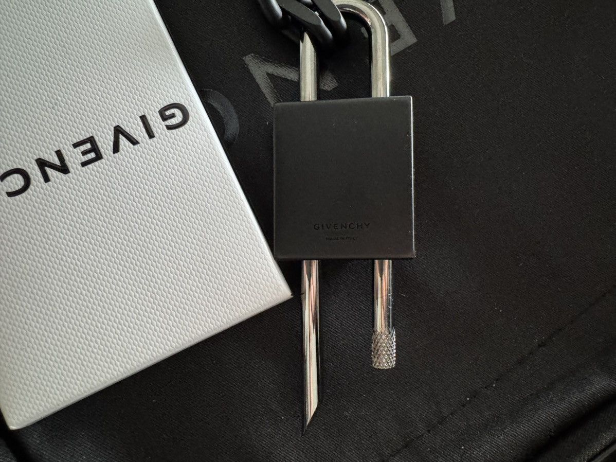 Givenchy GIVENCHY Black Crystal Lock Necklace Size ONE SIZE - 5 Thumbnail
