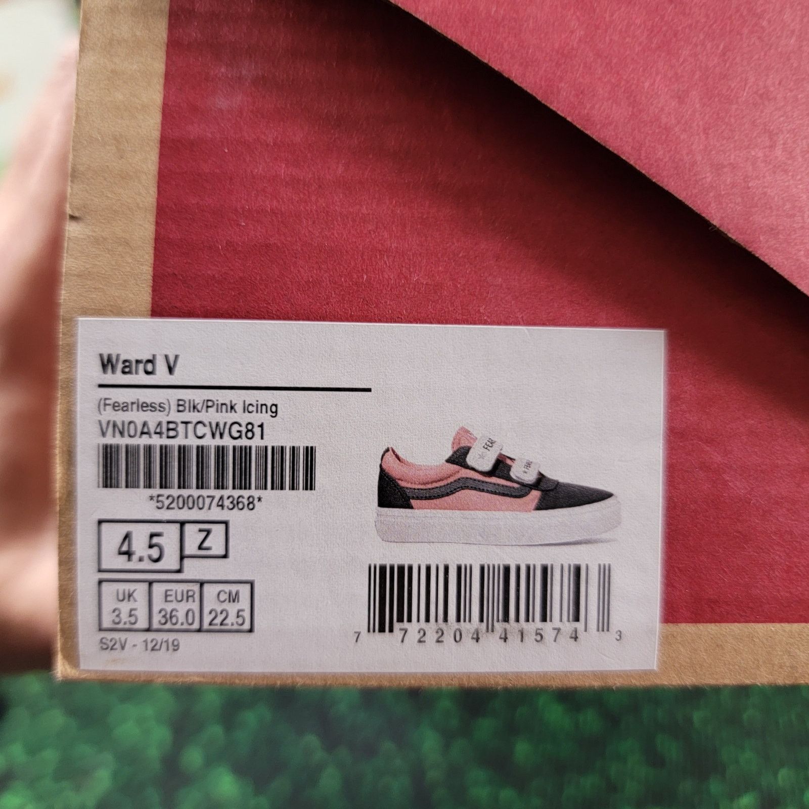 Vans Vans Ward V Fearless Blk/Pink Icing Sz 4.5 Kids VN0A4BTCWG81 Size US 4.5 / IT 34.5 - 9 Thumbnail