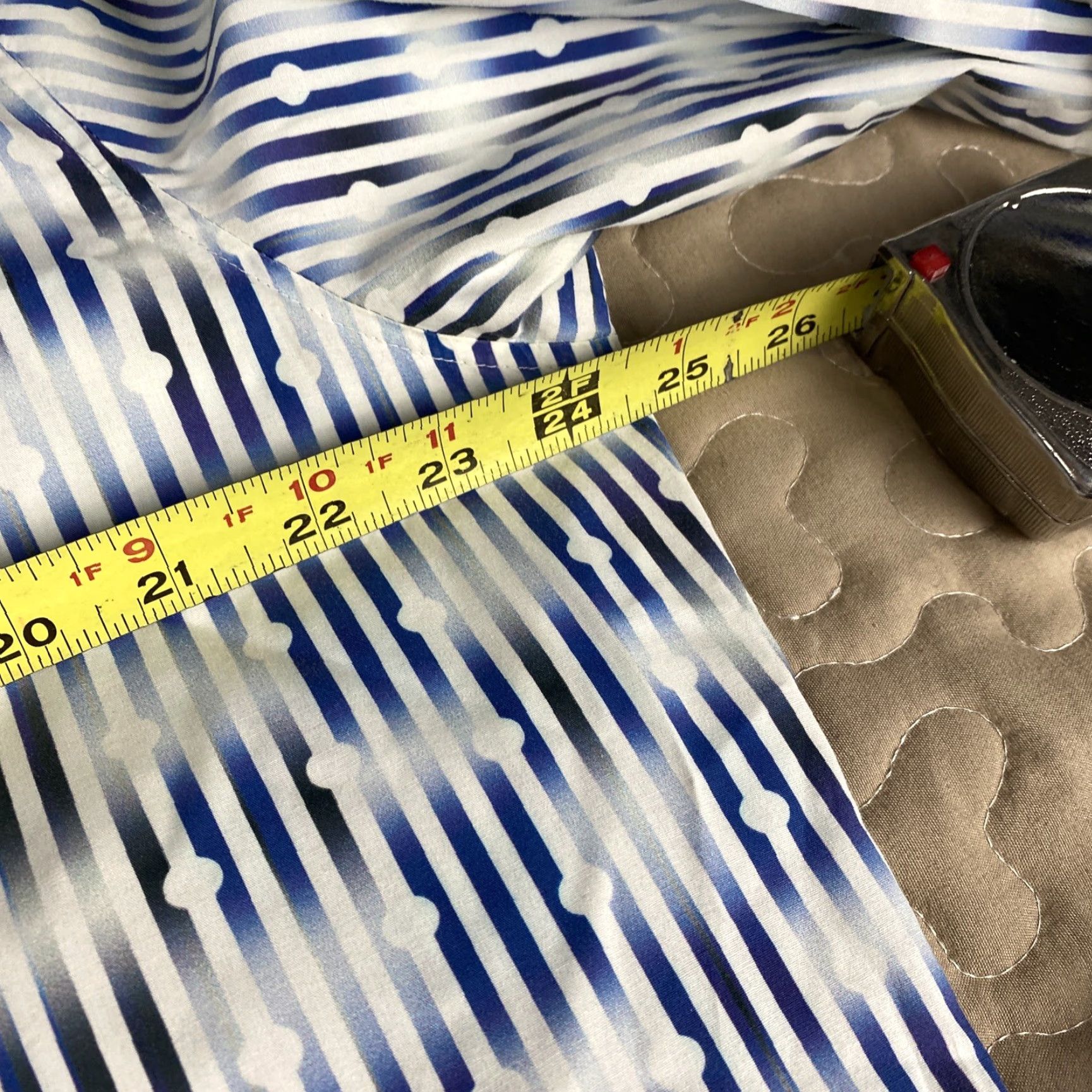 Robert Graham VINTAGE Robert Graham X Mens Dress Shirt Button Down Sz L Blue & White Stripes Circles Shirt Mens Large Blue White Striped Circles Size 42R - 6 Thumbnail