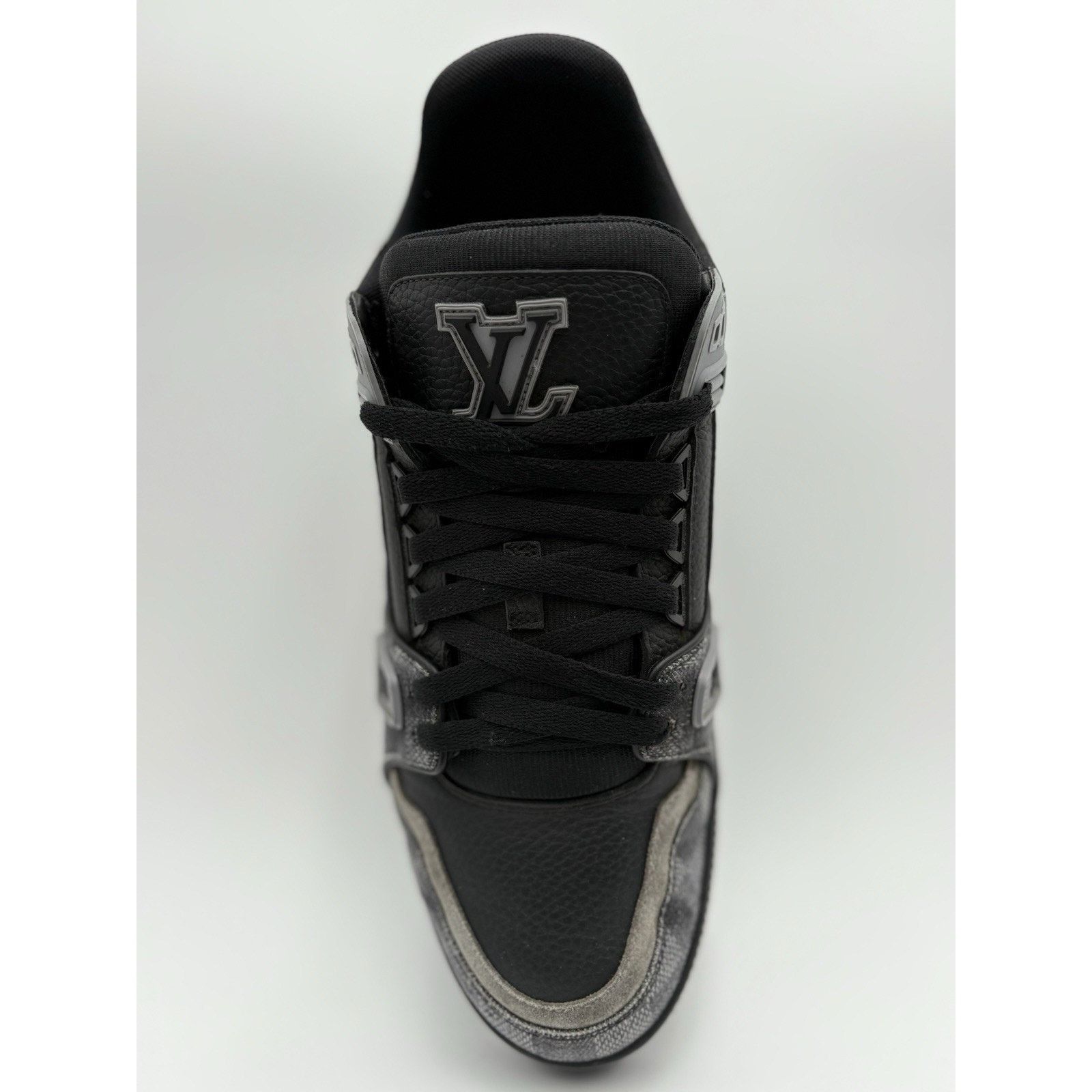 Louis Vuitton (9-9.5) Louis Vuitton Trainer ' Damier Denim ' | GOOD COND! Size US 9.5 / EU 42-43 - 5 Thumbnail