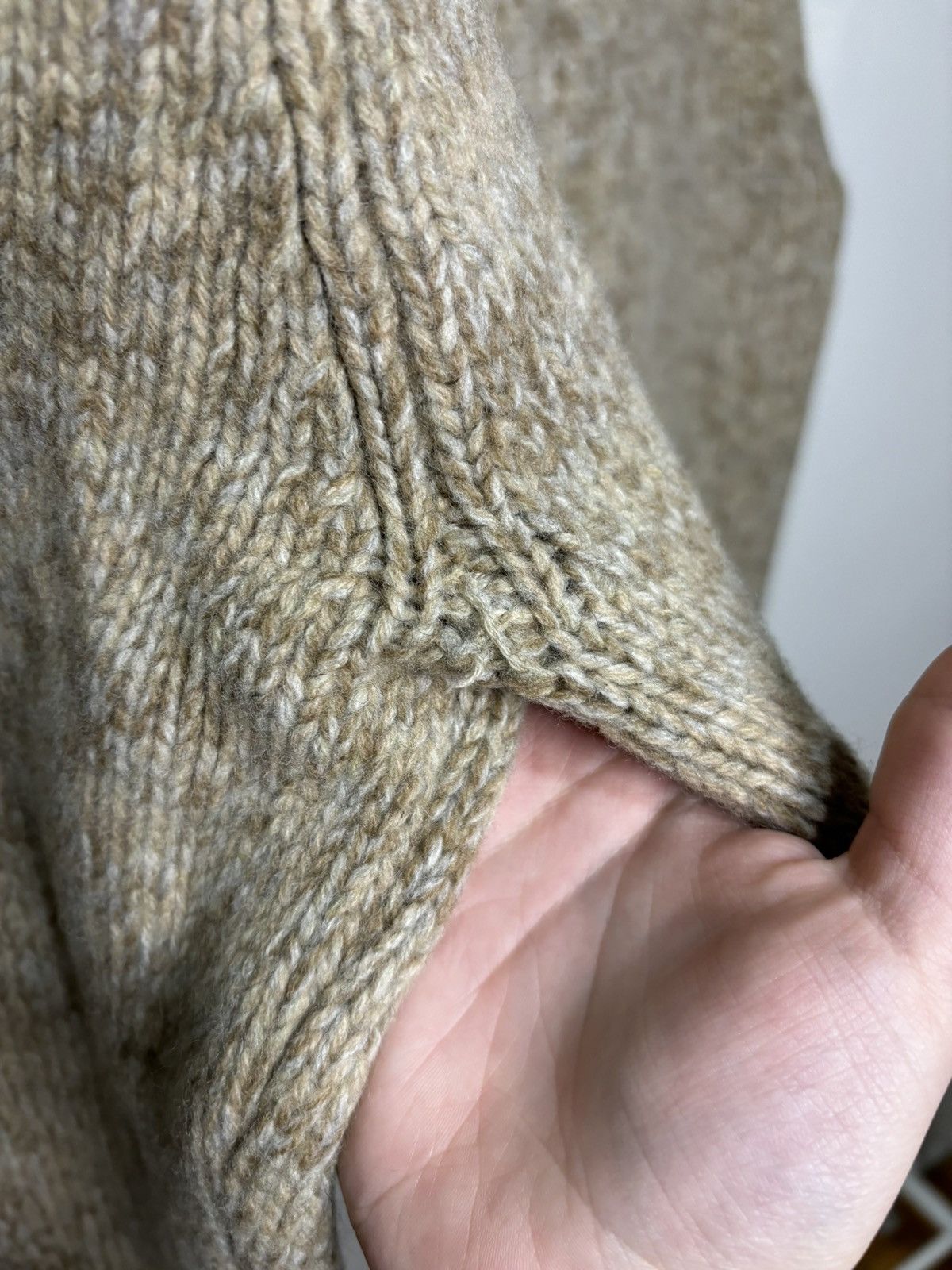 DKNY × Vintage Vintage 1990s Chunky Beige Knit Turtleneck Sweater Size US M / EU 48-50 / 2 - 8 Thumbnail