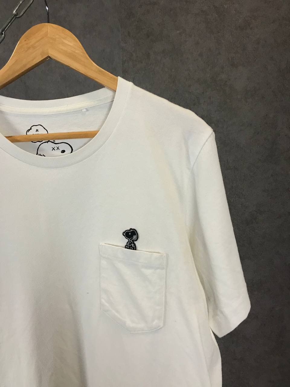 Kaws × Peanuts × Uniqlo Kaws x Peanuts x Uniqlo pocket designer tee Size US M / EU 48-50 / 2 - 2 Thumbnail