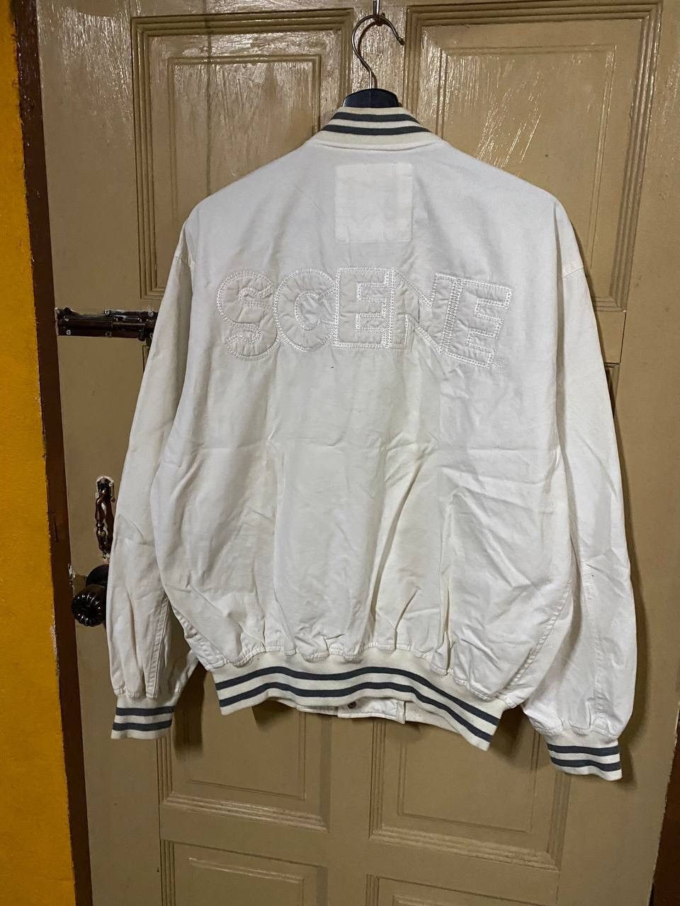 Vintage Vintage Embroidered Scene Varsity Jacket Size US L / EU 52-54 / 3 - 10 Thumbnail