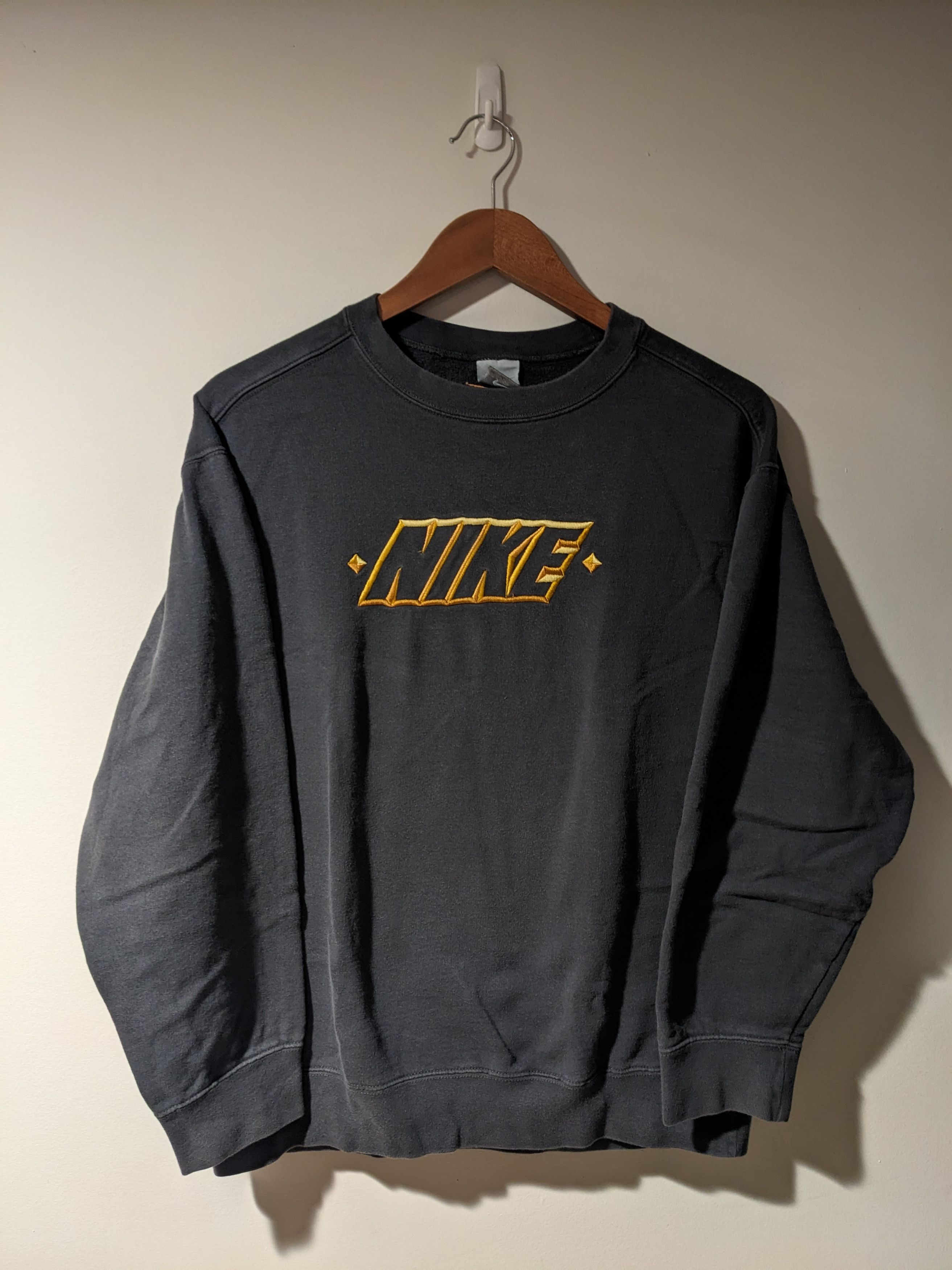 Nike × Vintage Vintage Y2K Nike Spell Out Women's X-Large Gray Sweatshirt Size XL / US 12-14 / IT 48-50 - 1 Thumbnail