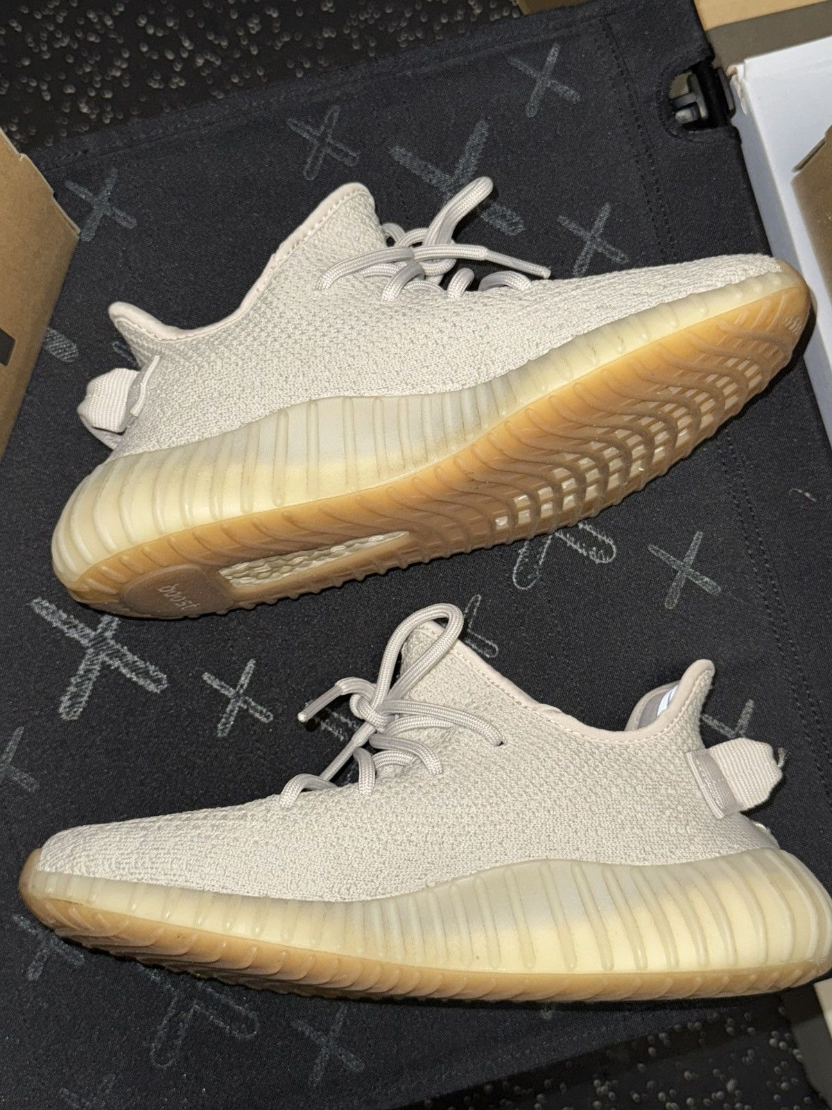 Adidas × Yeezy Adidas Yeezy Boost 350 V2 sesame sz 6Y Size US 6 / EU 39 - 9 Thumbnail
