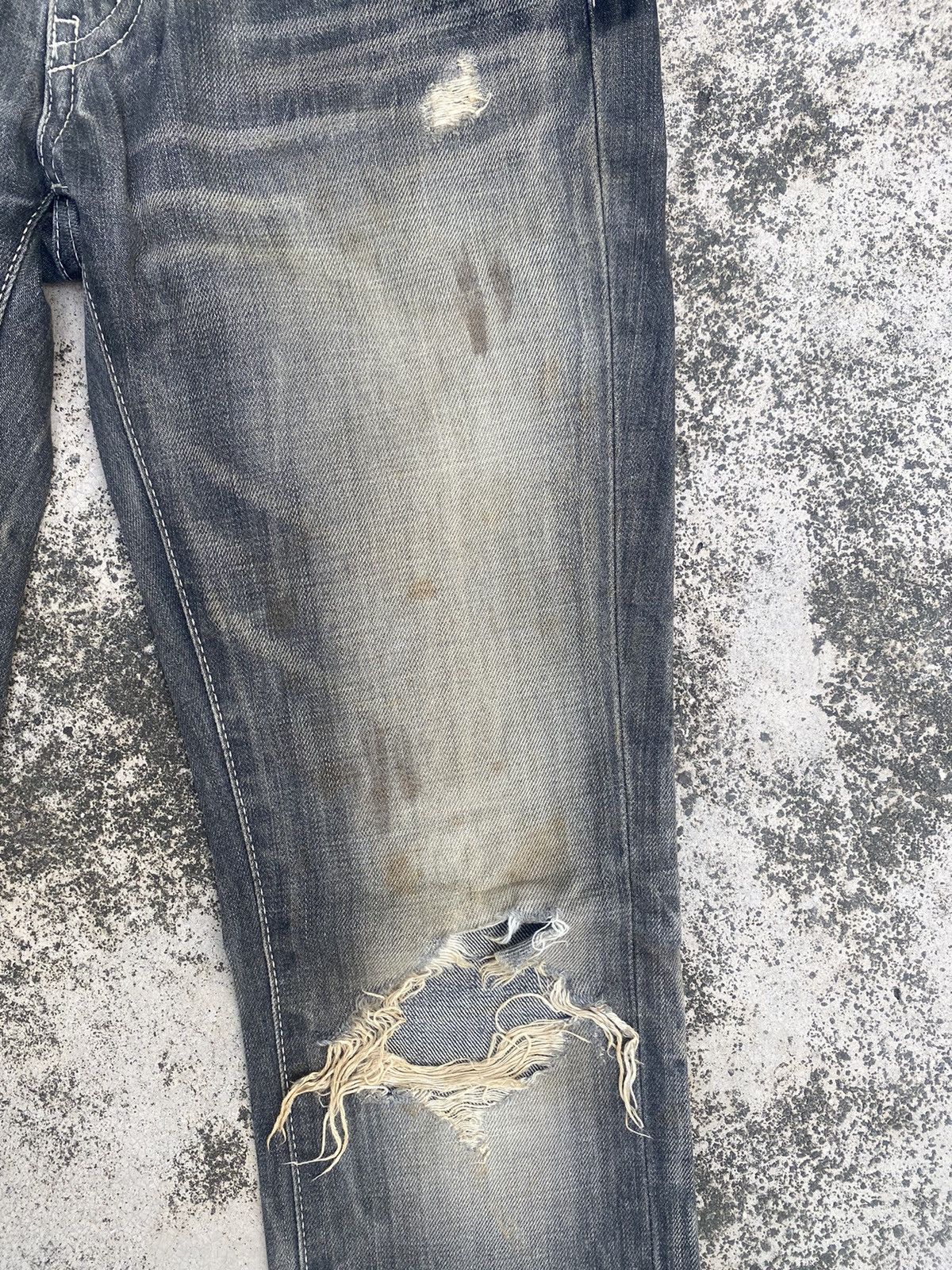 If Six Was Nine × Vanquish Vanquish Distressed Faded Claw Mark Denim Jeans Size US 30 / EU 46 - 8 Thumbnail