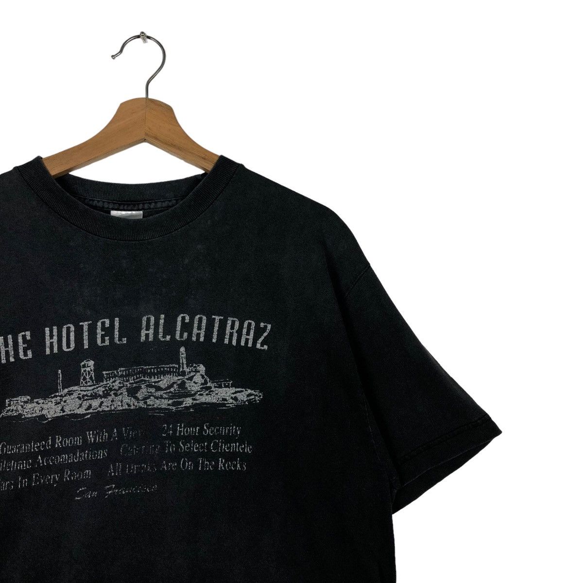 Japanese Brand 90’s Movie The Hotel Alcatraz T-Shirt Short Sleeve Big Logo Size US L / EU 52-54 / 3 - 6 Thumbnail