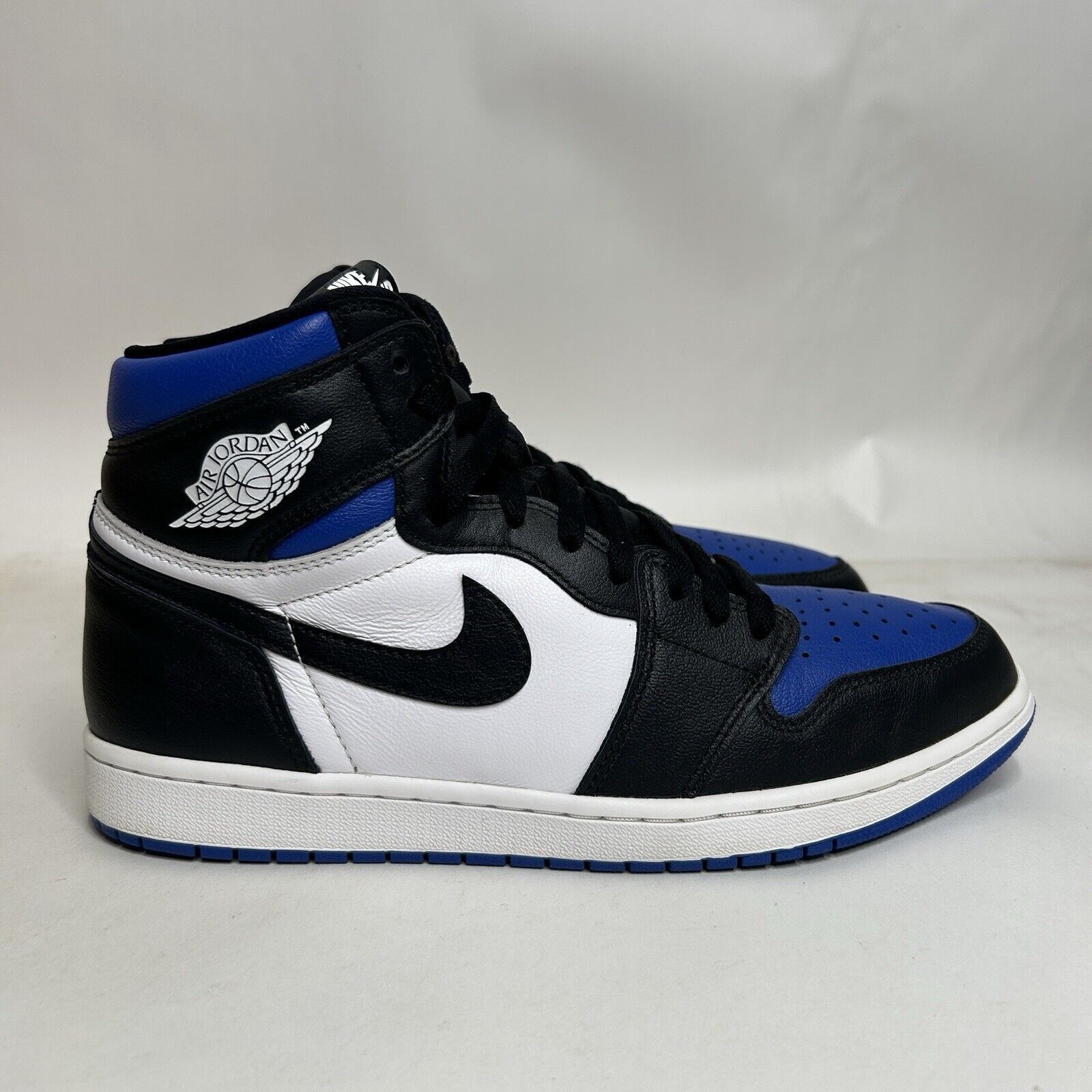 Jordan Brand Nike Shoes Air Jordan 1 Retro High OG “Royal Toe” 2024 Size US 11 / EU 44 - 4 Thumbnail
