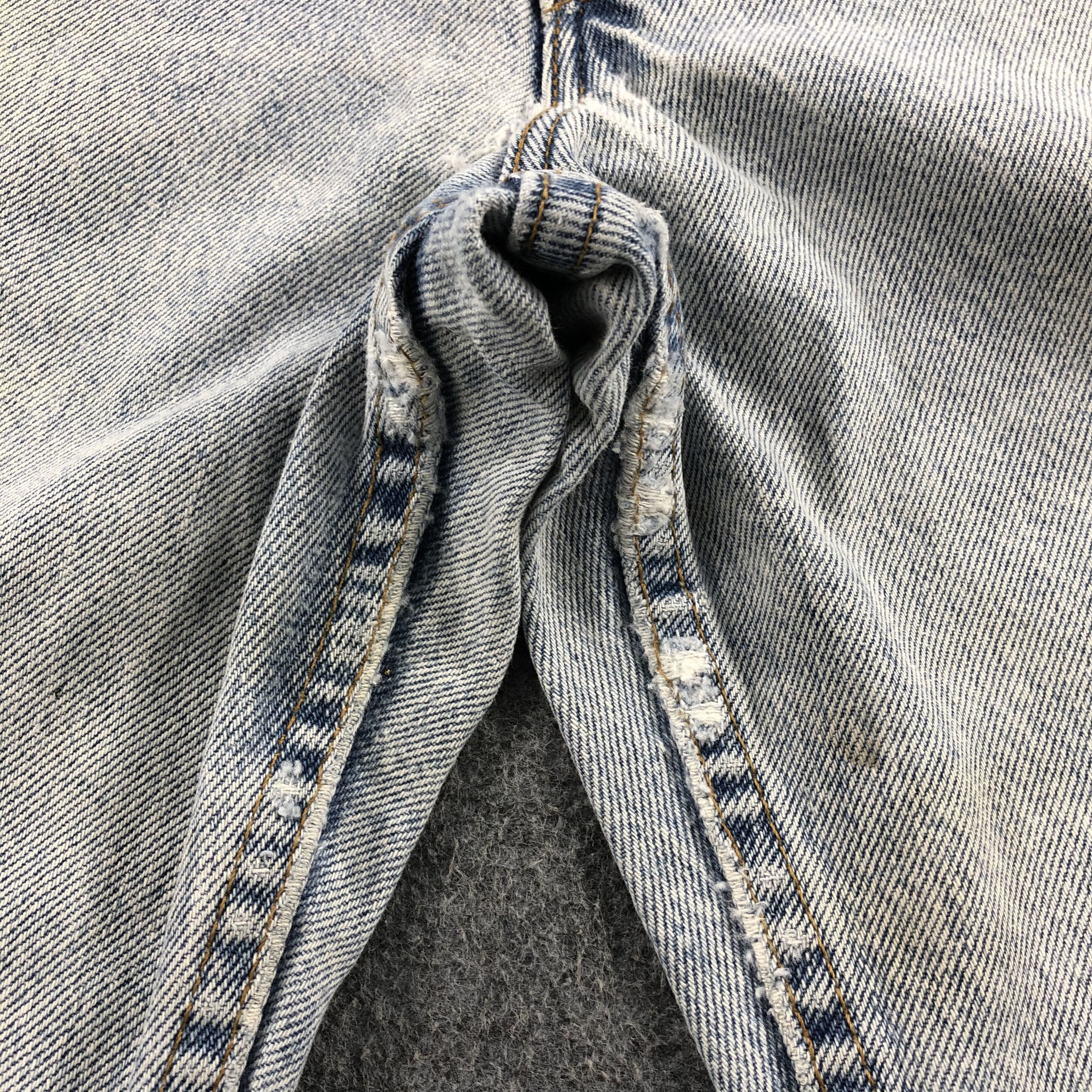 Levi's Vintage 90s Light Wash Levis 550 Jeans-J2188 Size US 33 - 9 Thumbnail