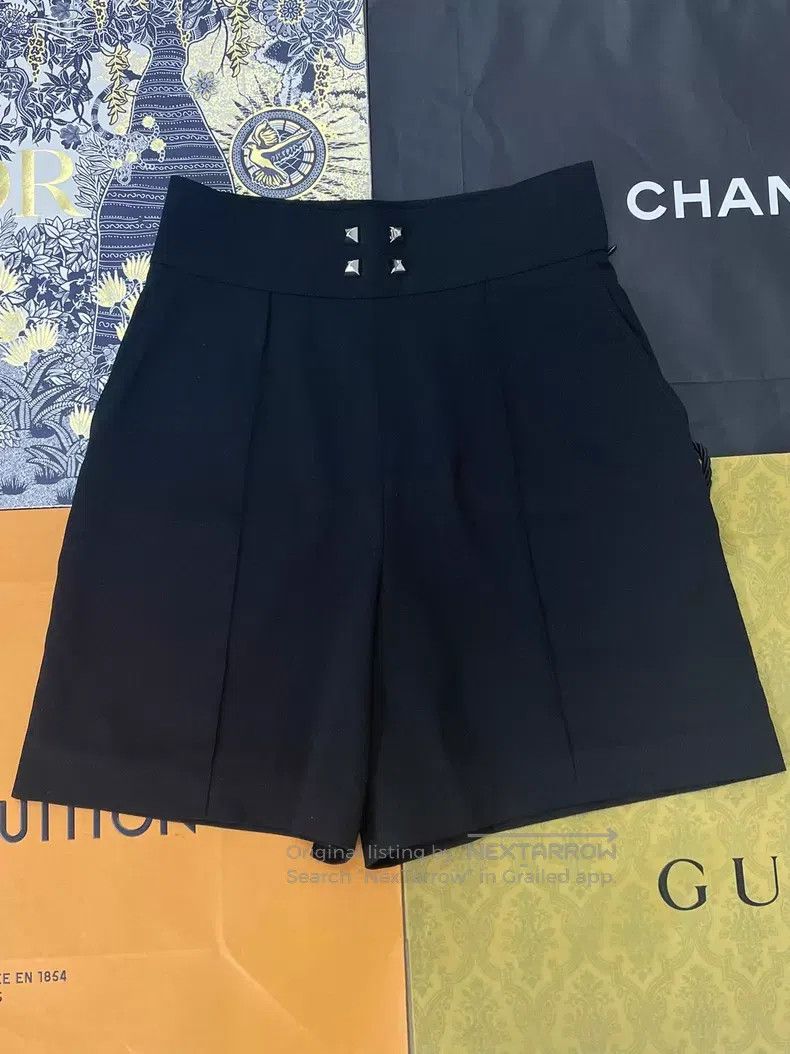 Hermes Hermes Black Studded Shorts, Casual and Versatile Style Size 42" / US 20 - 1 Thumbnail